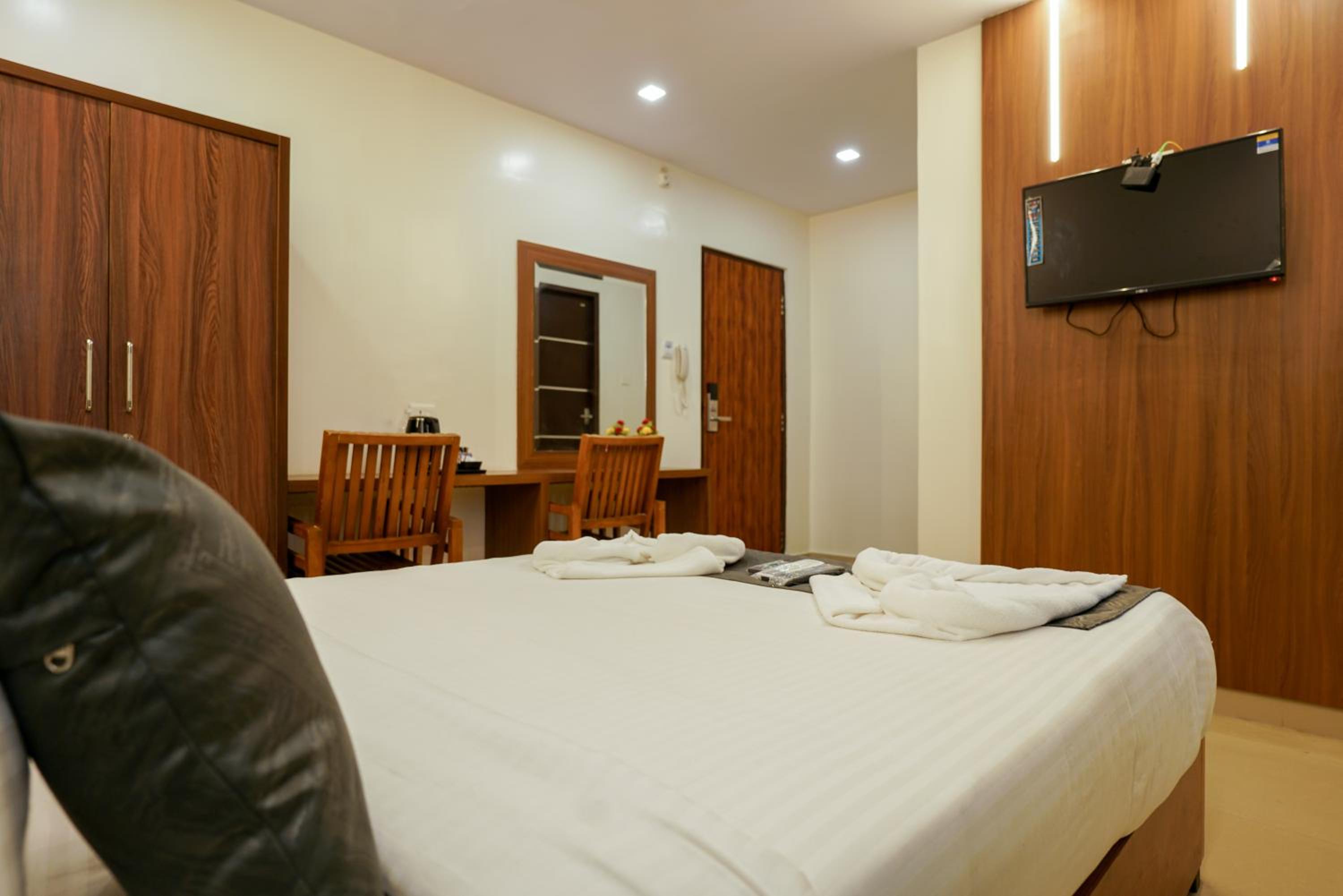 Deluxe Queen Room - Photo 4