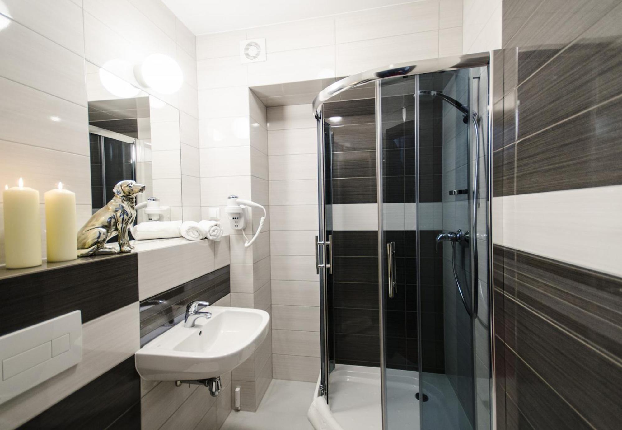 Large Double Room photo 1