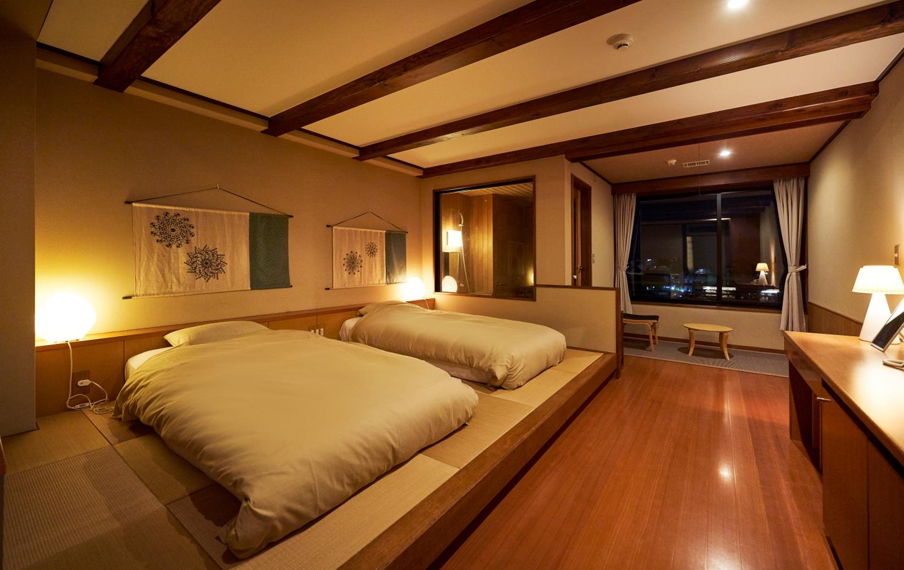 Deluxe Twin with Semi Open-Air Bathroom and Pond View - Non-Smoking photo 3