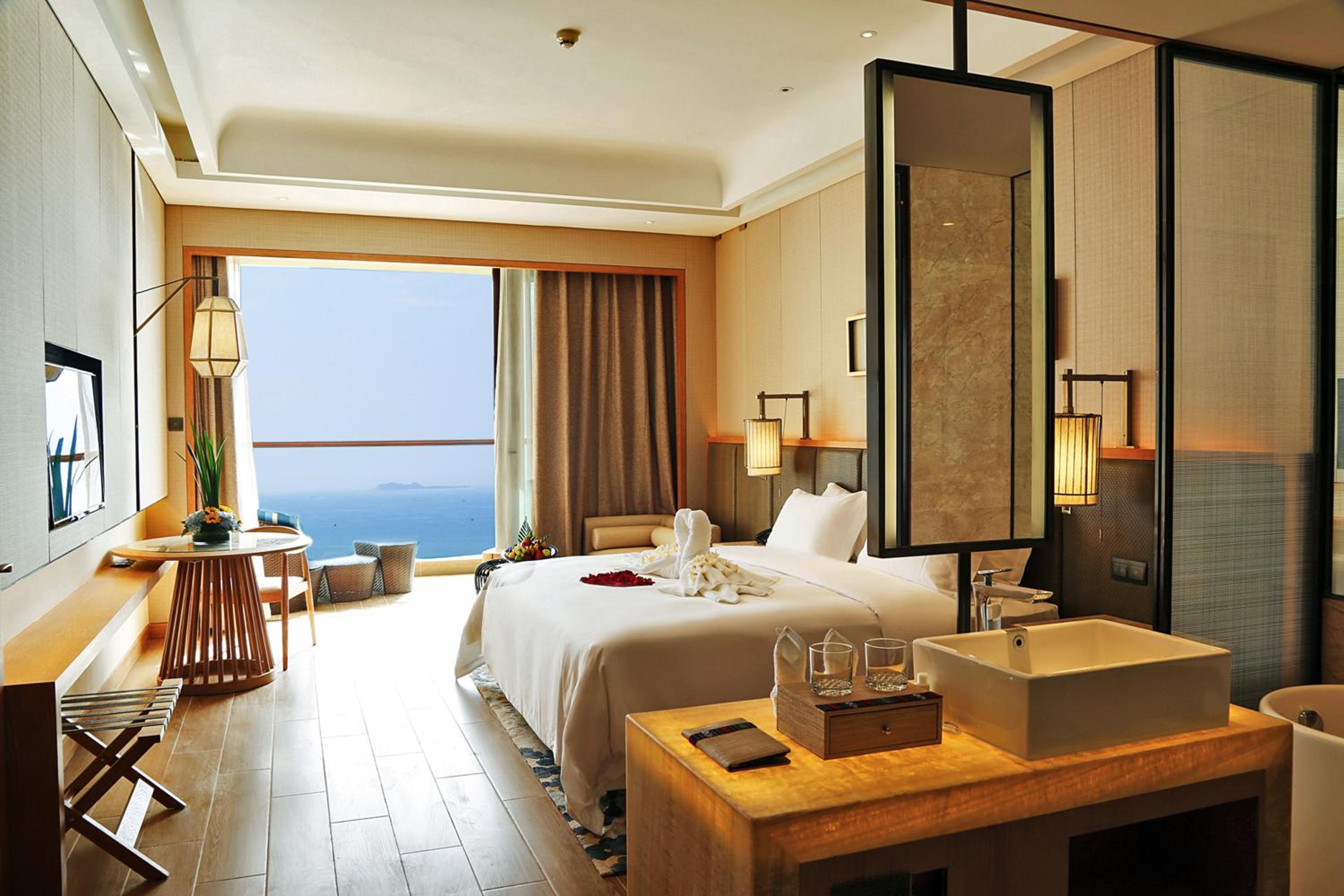 Peking Duck Package - 180 - Degree Panoramic Sea View Room (Buffet Breakfast for Two + One Portion of Peking Duck)  photo 2