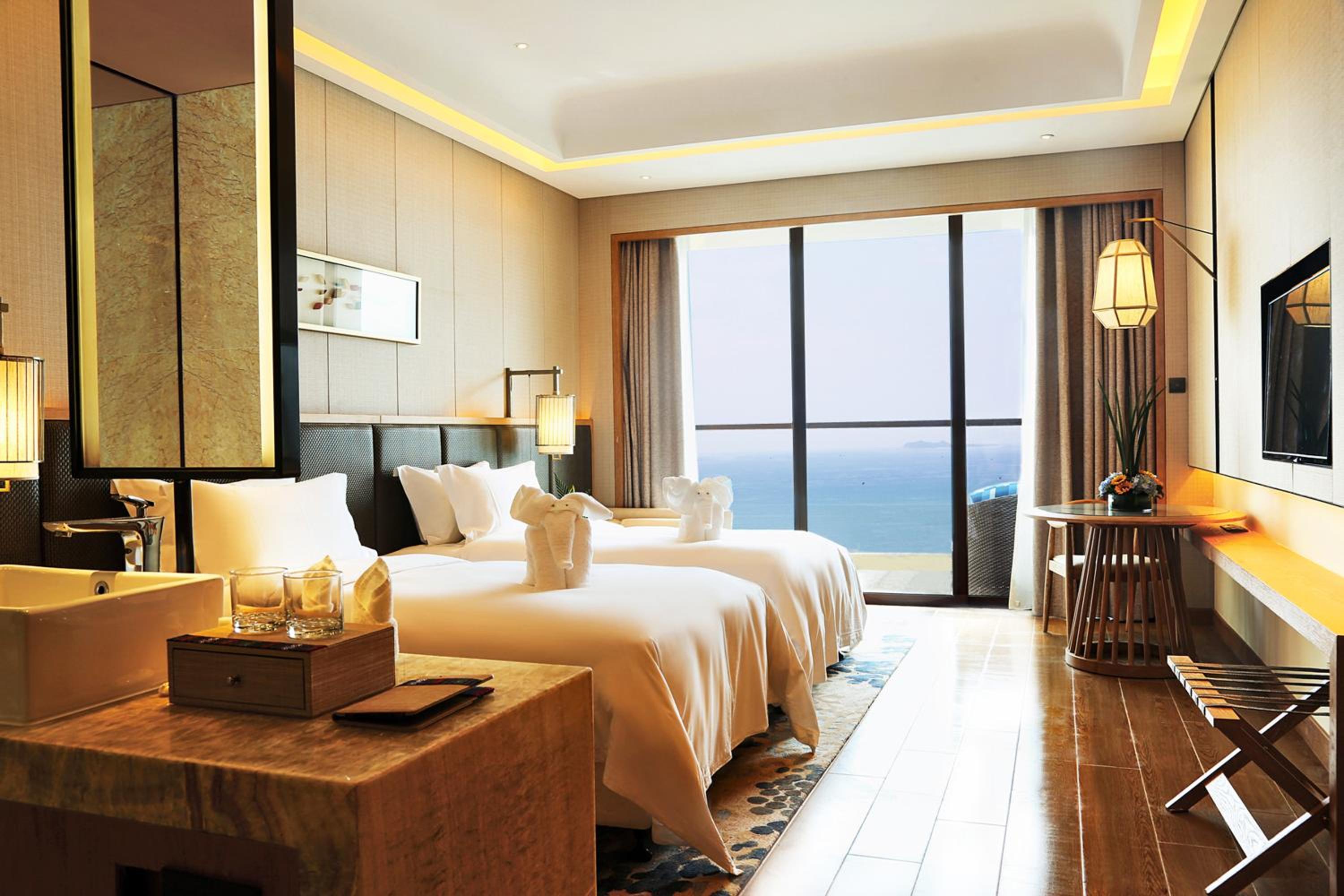 Peking Duck Package - 180 - Degree Panoramic Sea View Room (Buffet Breakfast for Two + One Portion of Peking Duck)  photo 1