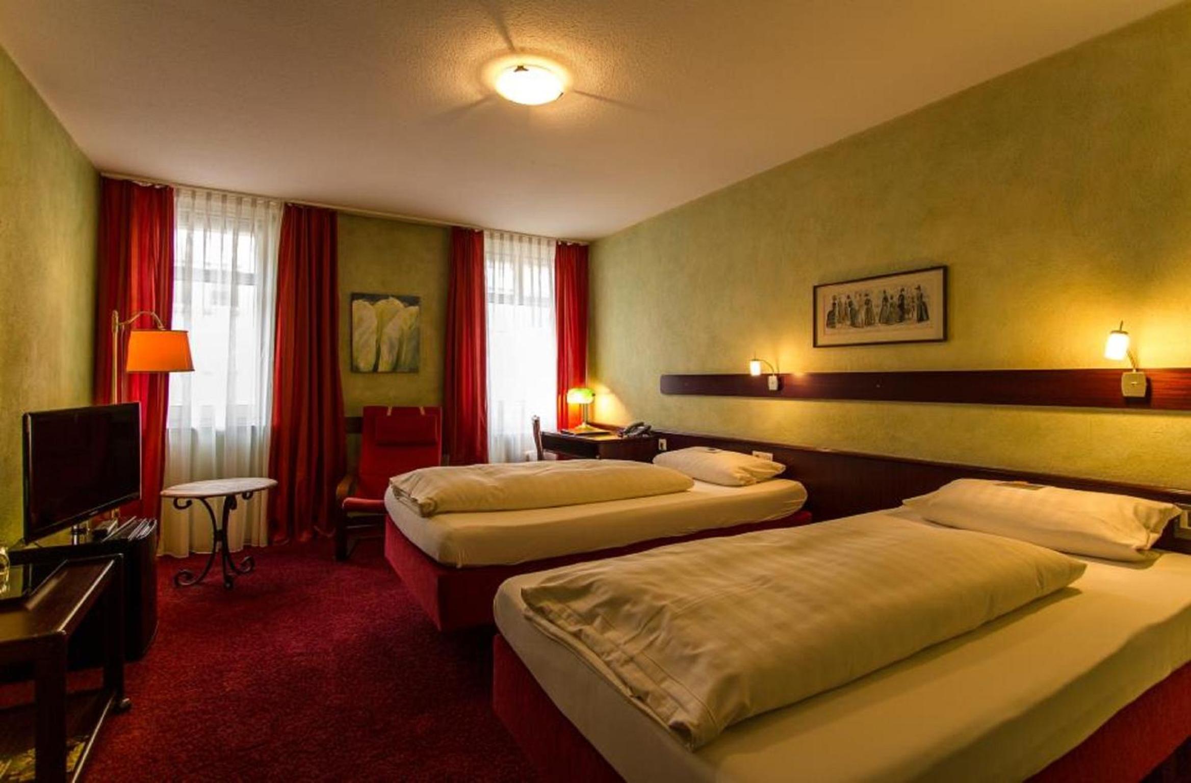 Single Room (Self-Check-In after 8 pm)