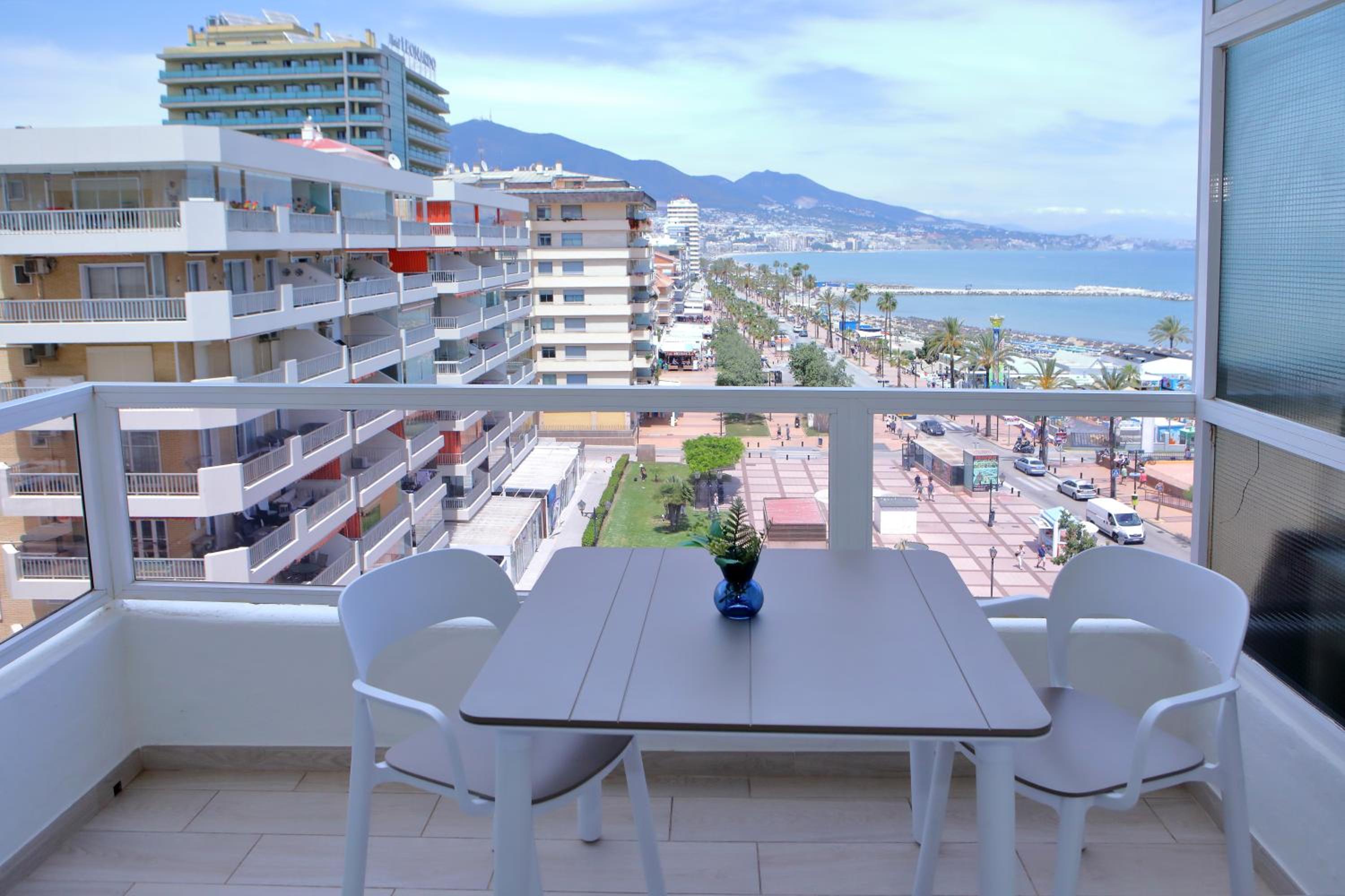 One-Bedroom Apartment with Sea View and Terrace photo 2