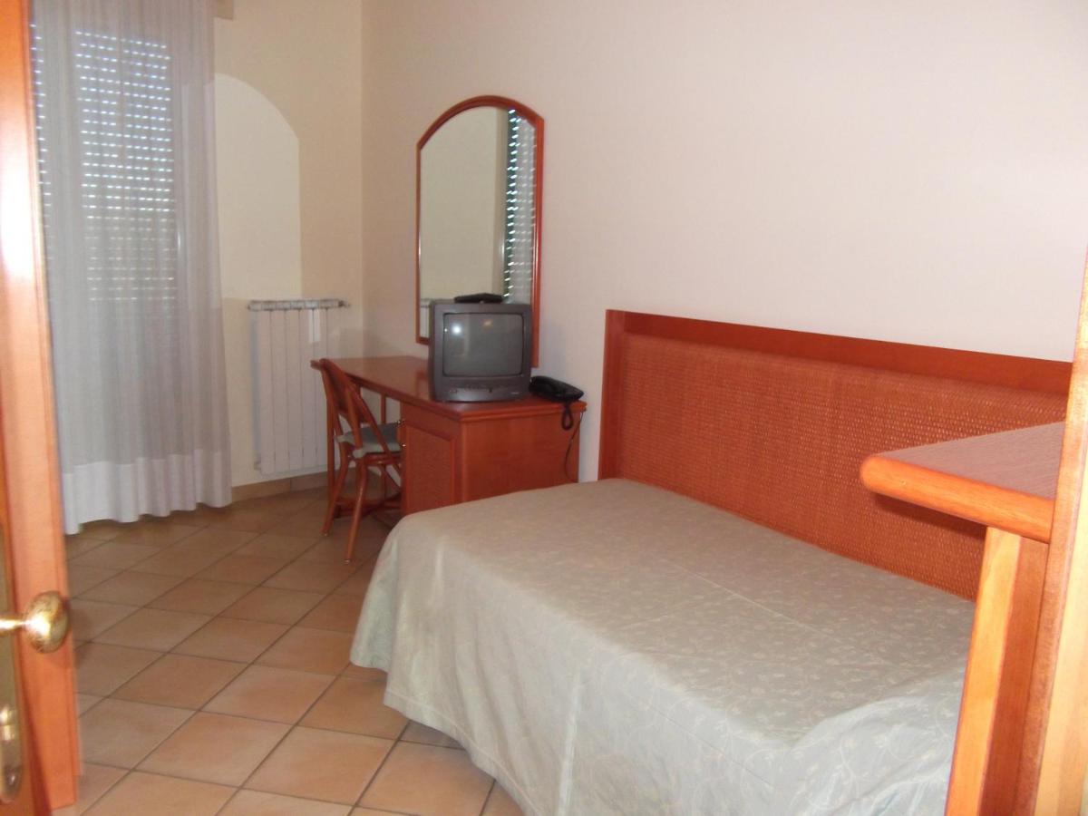 Single Room photo 2