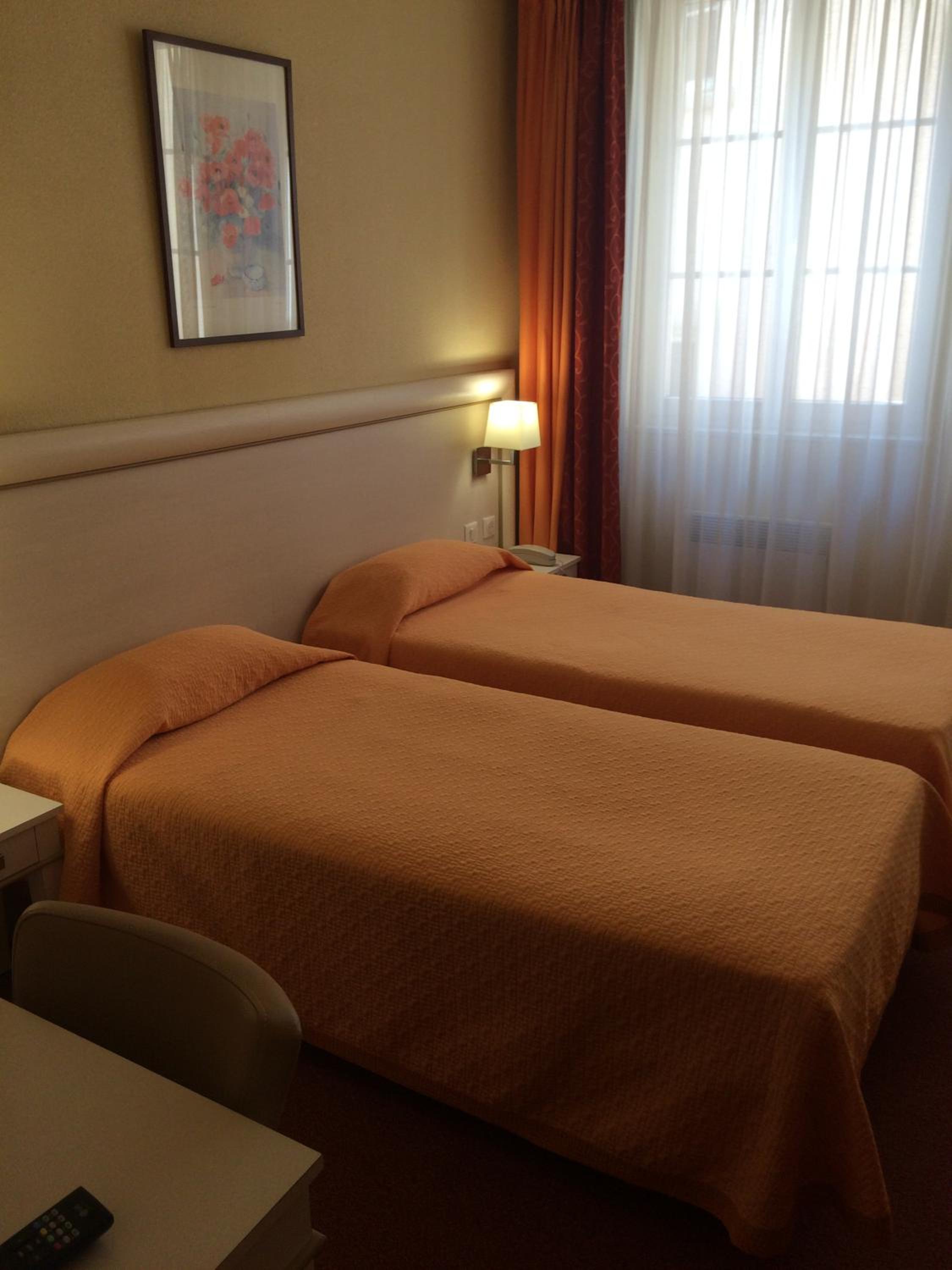 Standard Twin Room photo 3