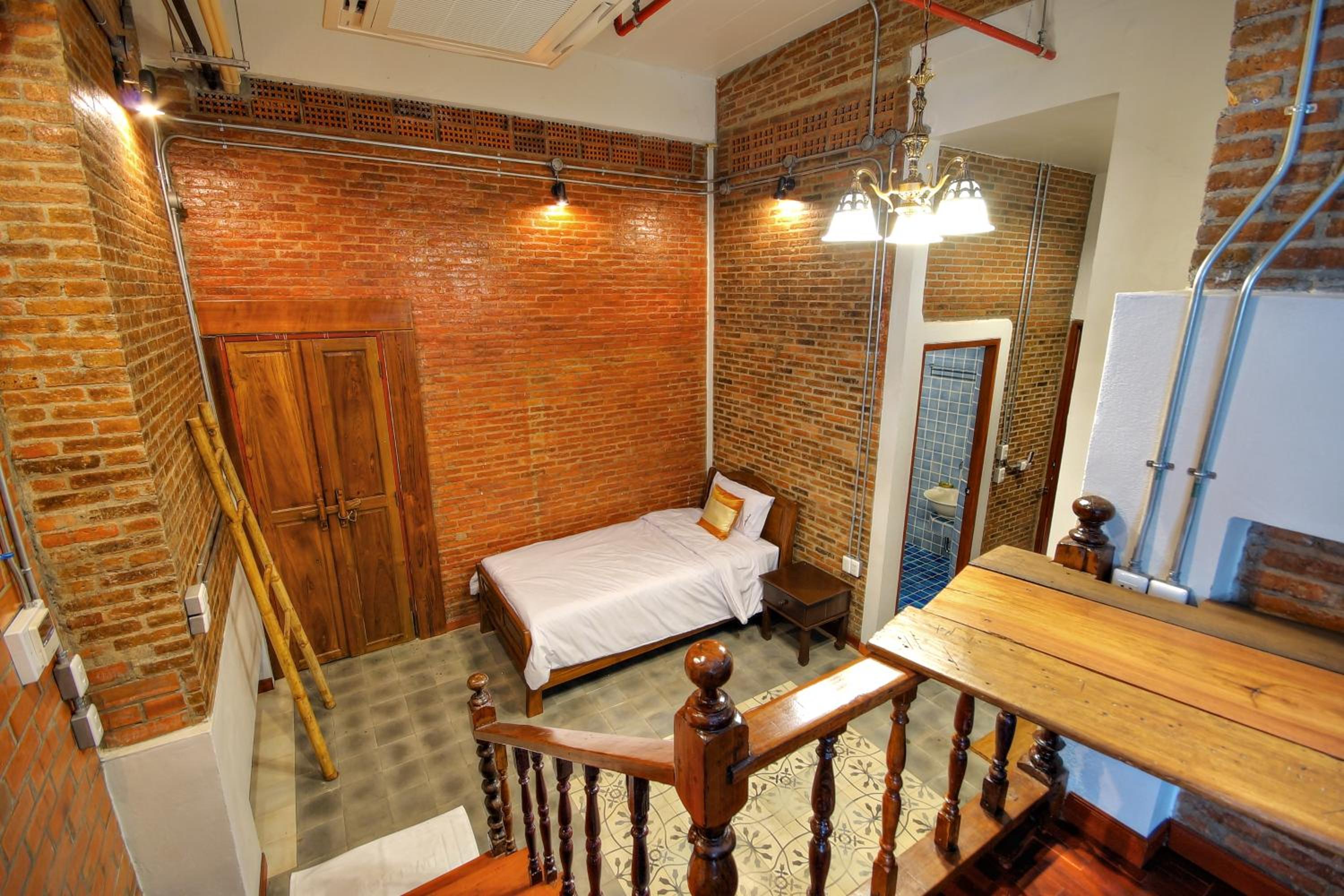 Family Room - Photo 1