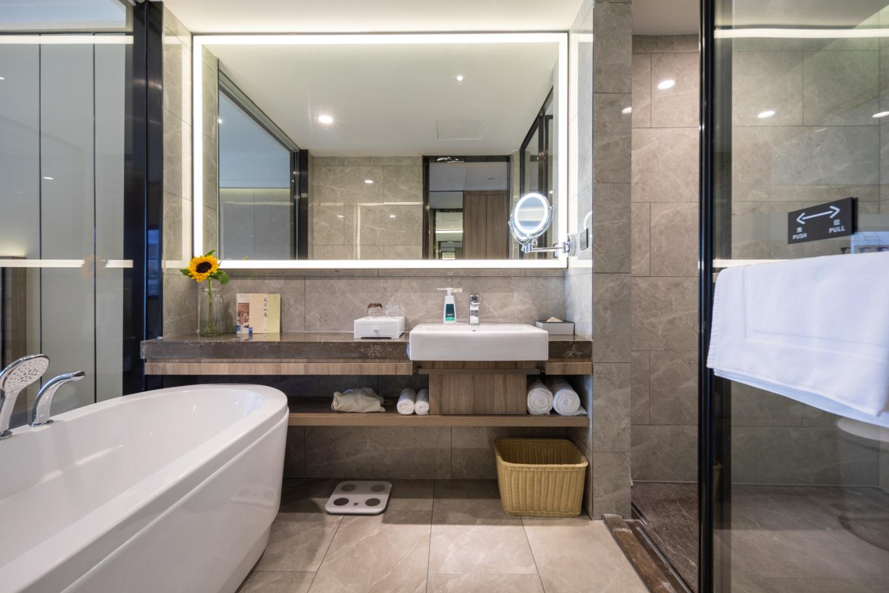 Jimu Double Room with Bathtub  photo 3