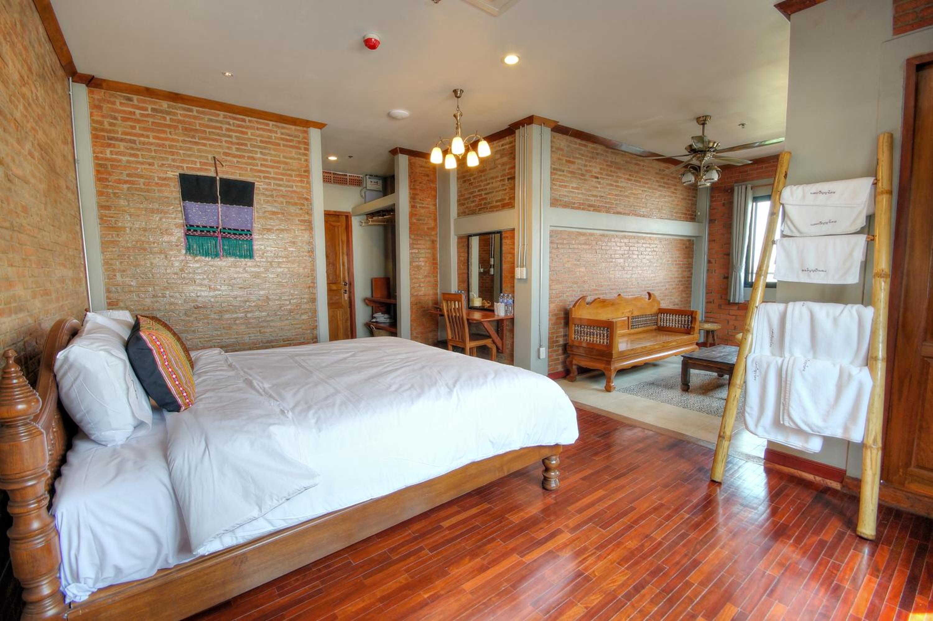 Double Room with Balcony - Photo 1