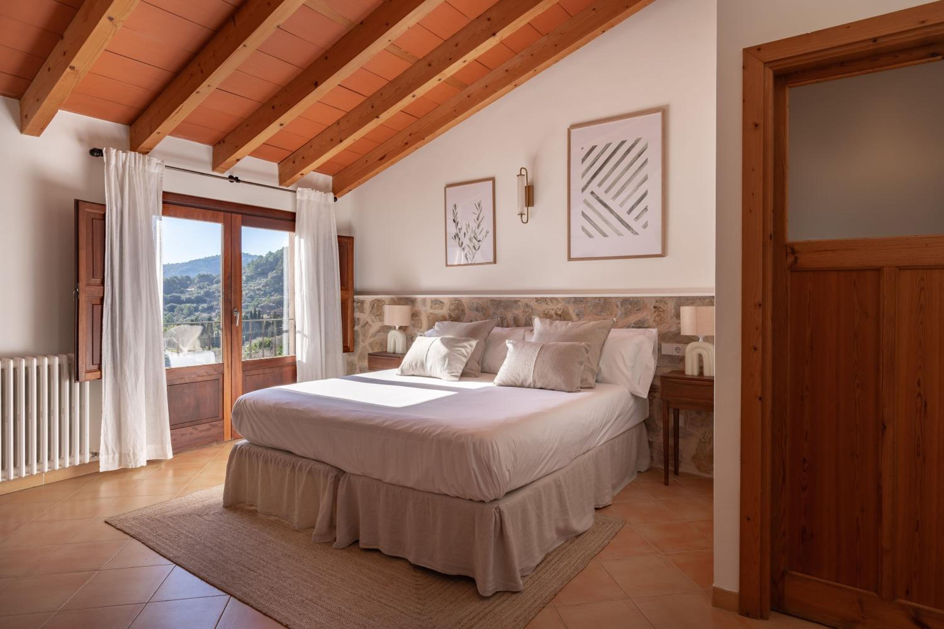 Superior Double or Twin Room with Mountain View