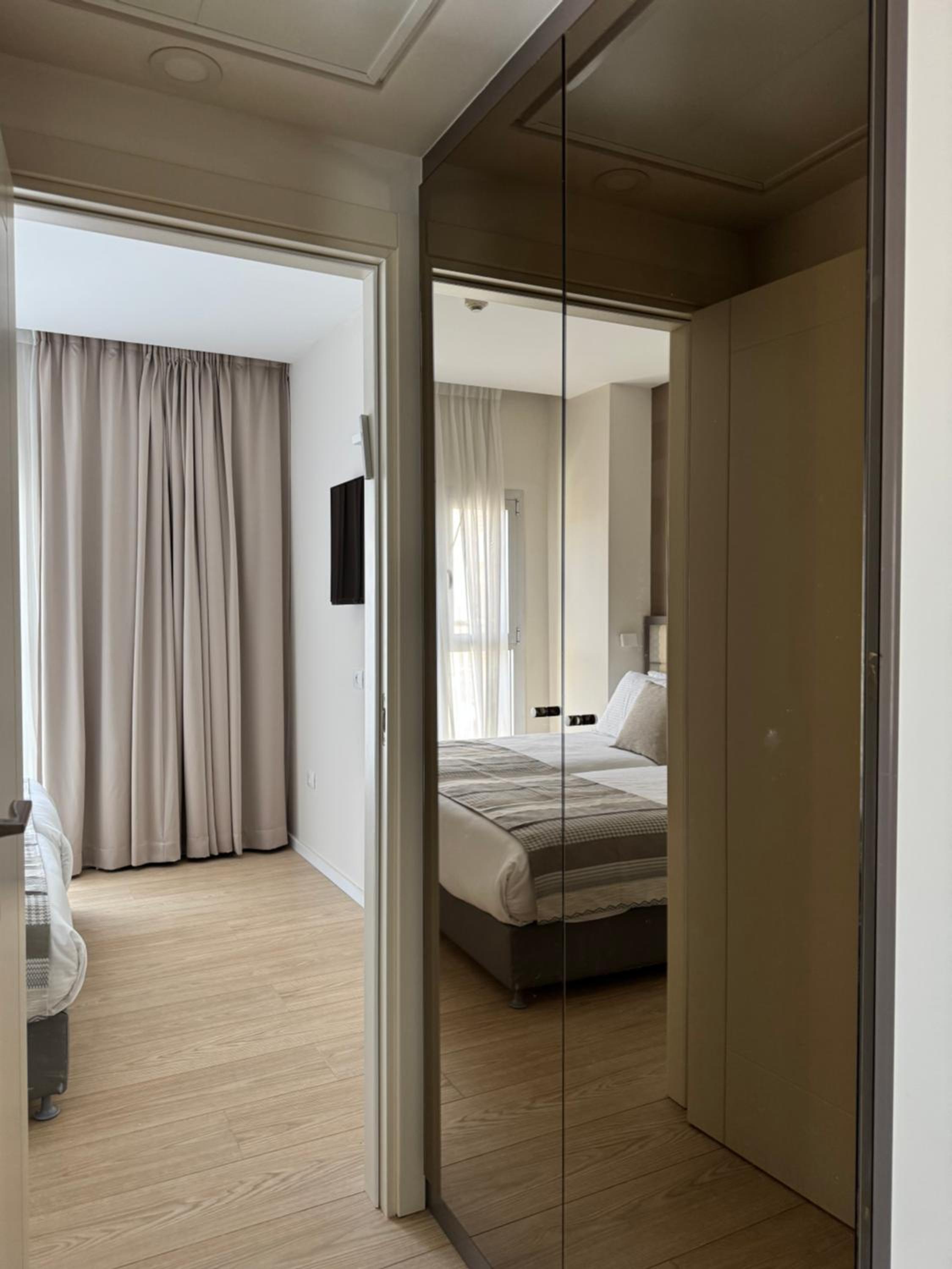 Deluxe Double Room photo 3