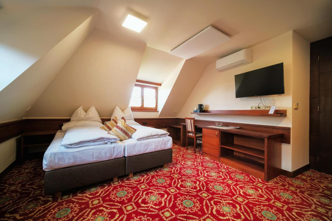Deluxe Family Room photo 1