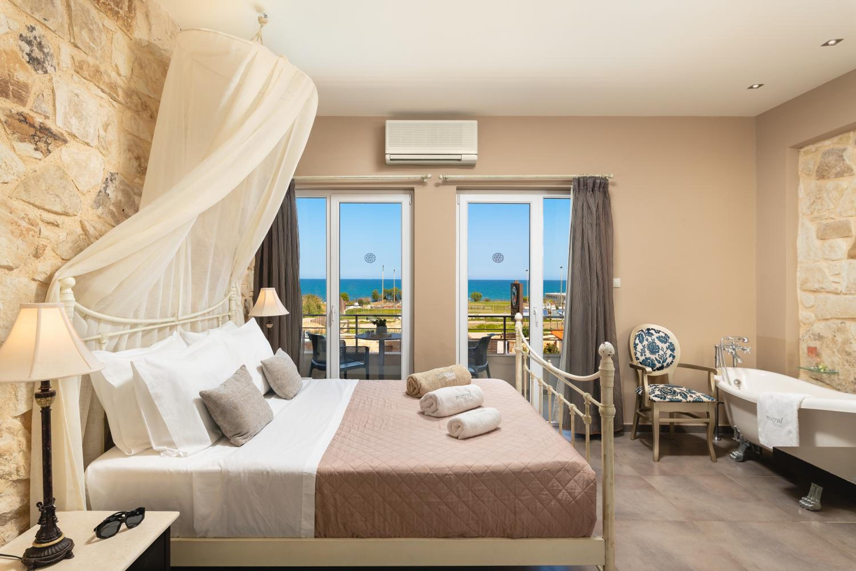 Deluxe Double Room with Sea View photo 2