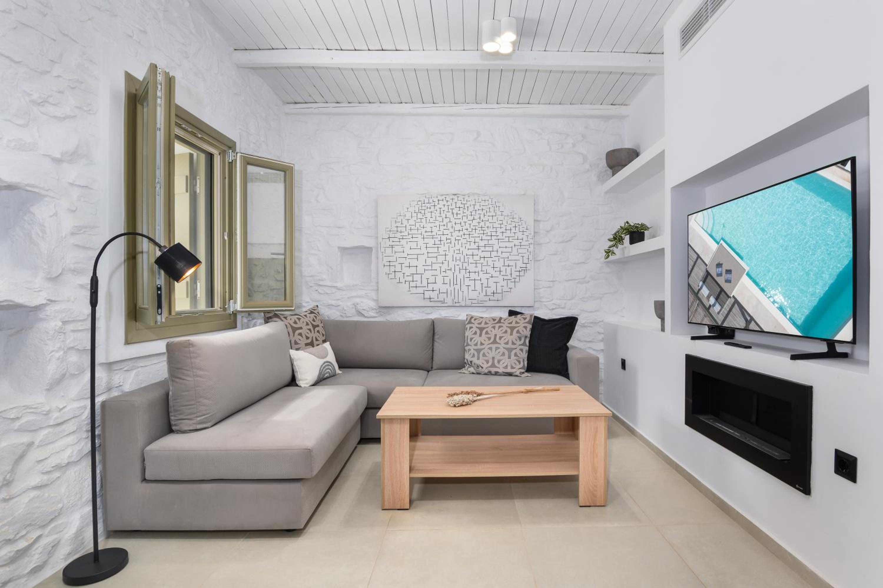 Three-Bedroom Villa photo 3
