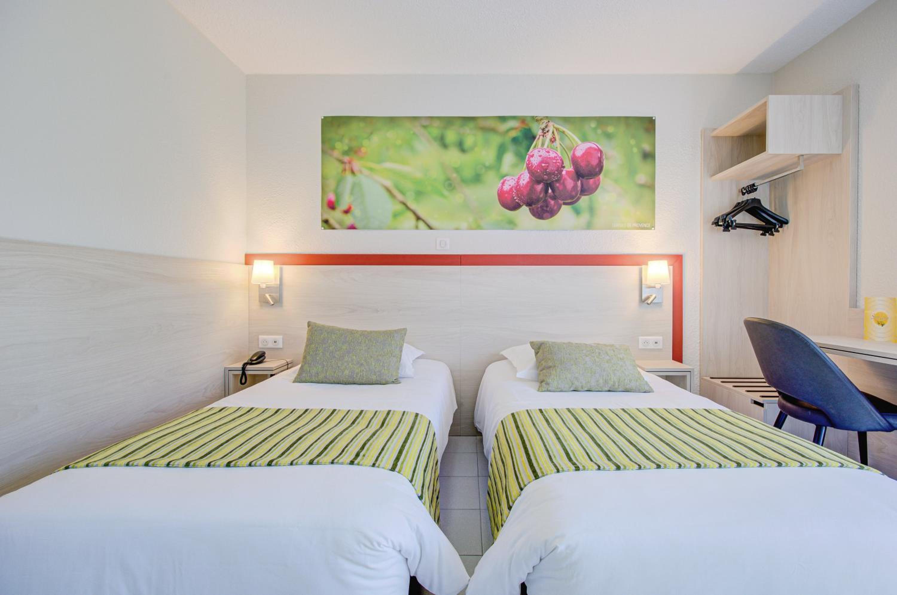 Standard Twin Room - Photo 2