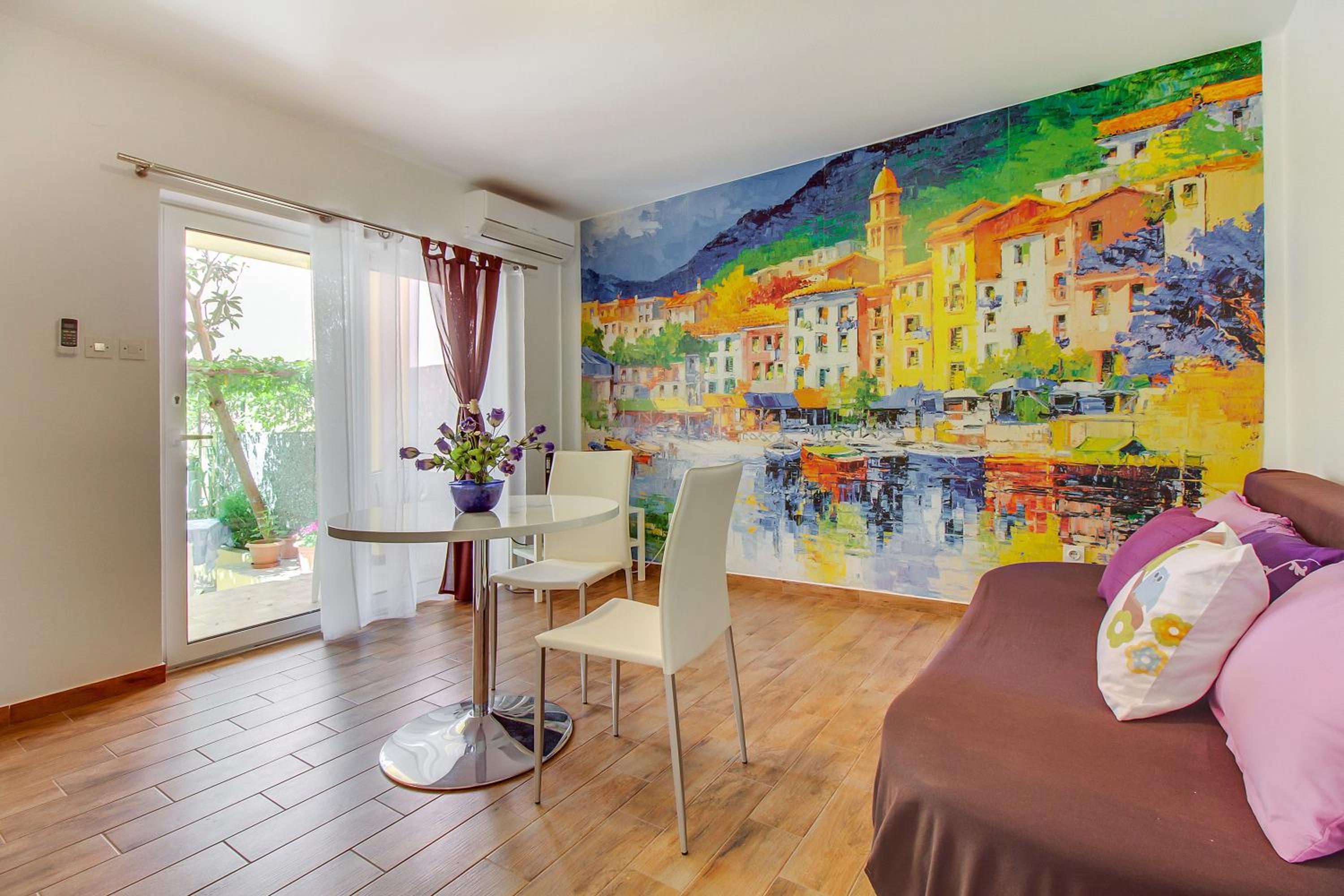 One-Bedroom Apartment with Terrace and Balcony
