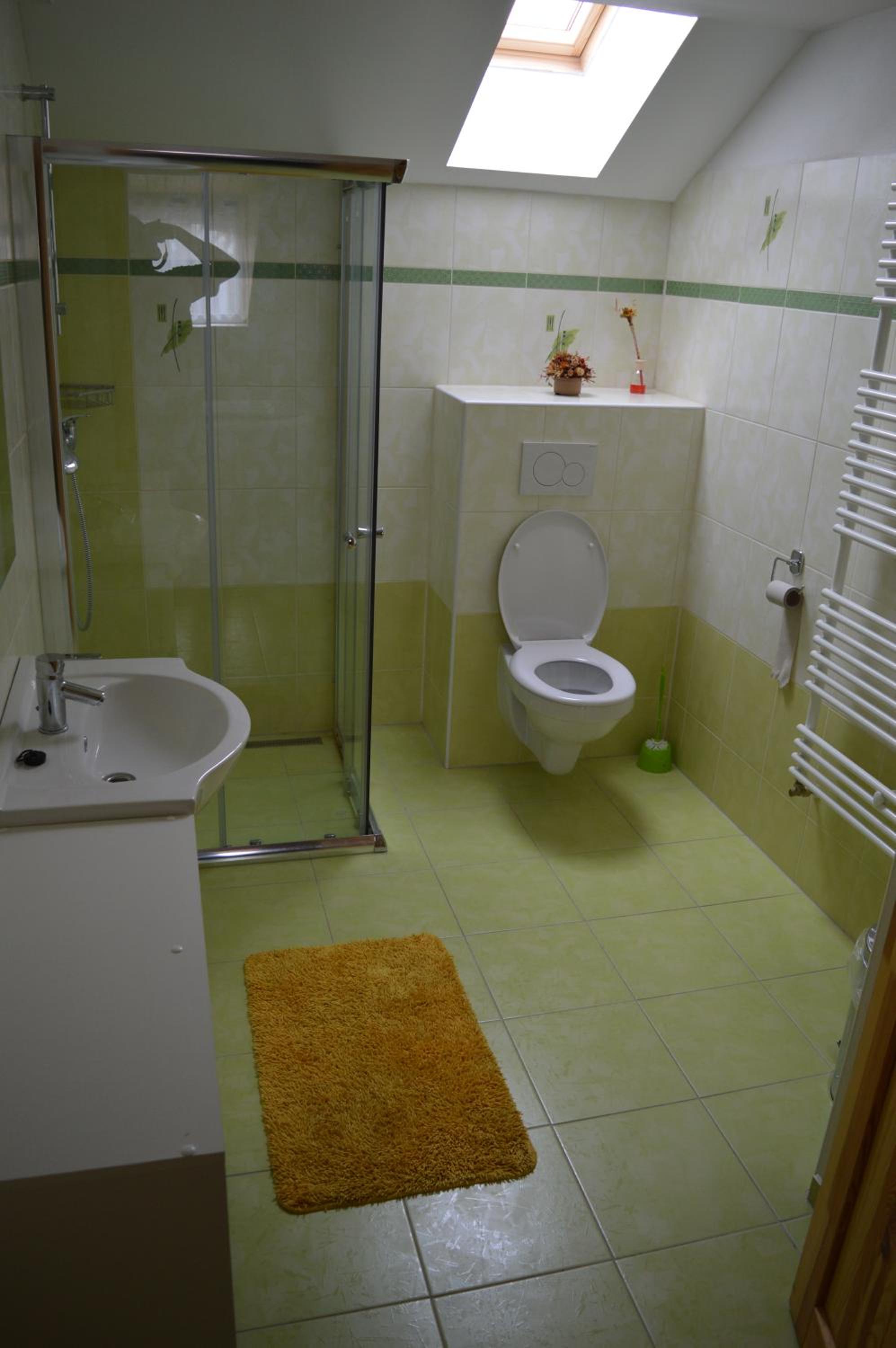 Quadruple Room with Private Bathroom photo 2