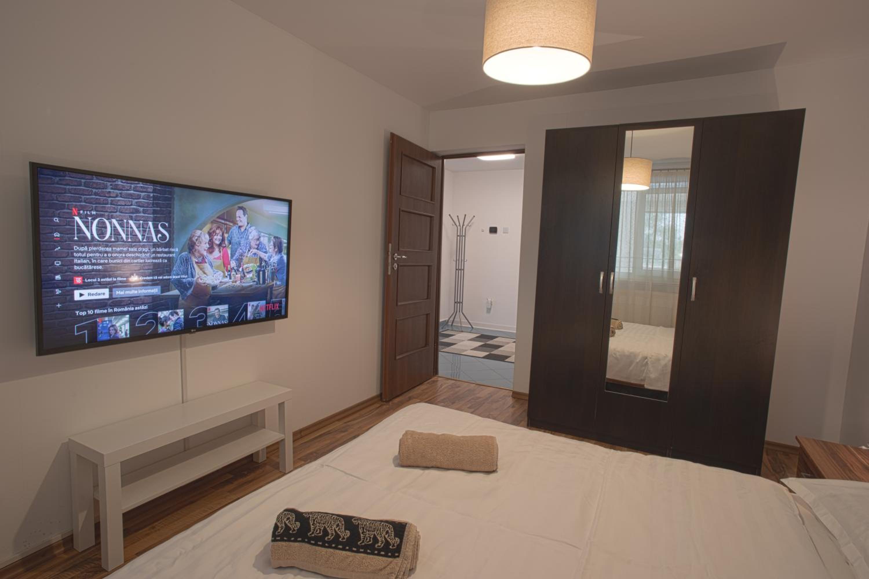Apartment photo 2