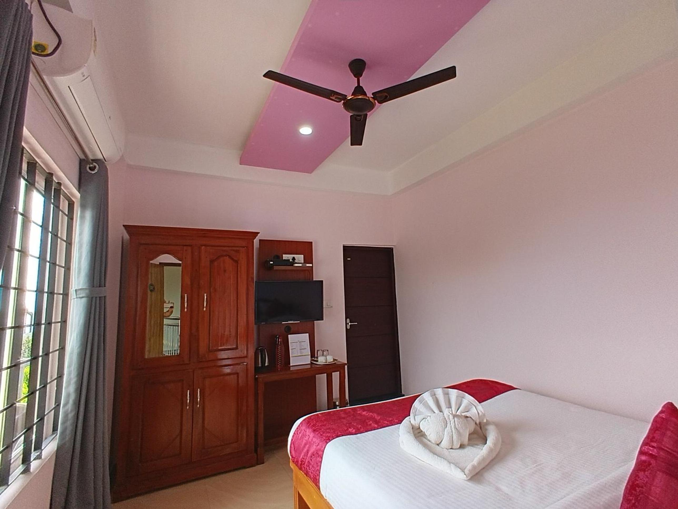 Standard Queen Room photo 2