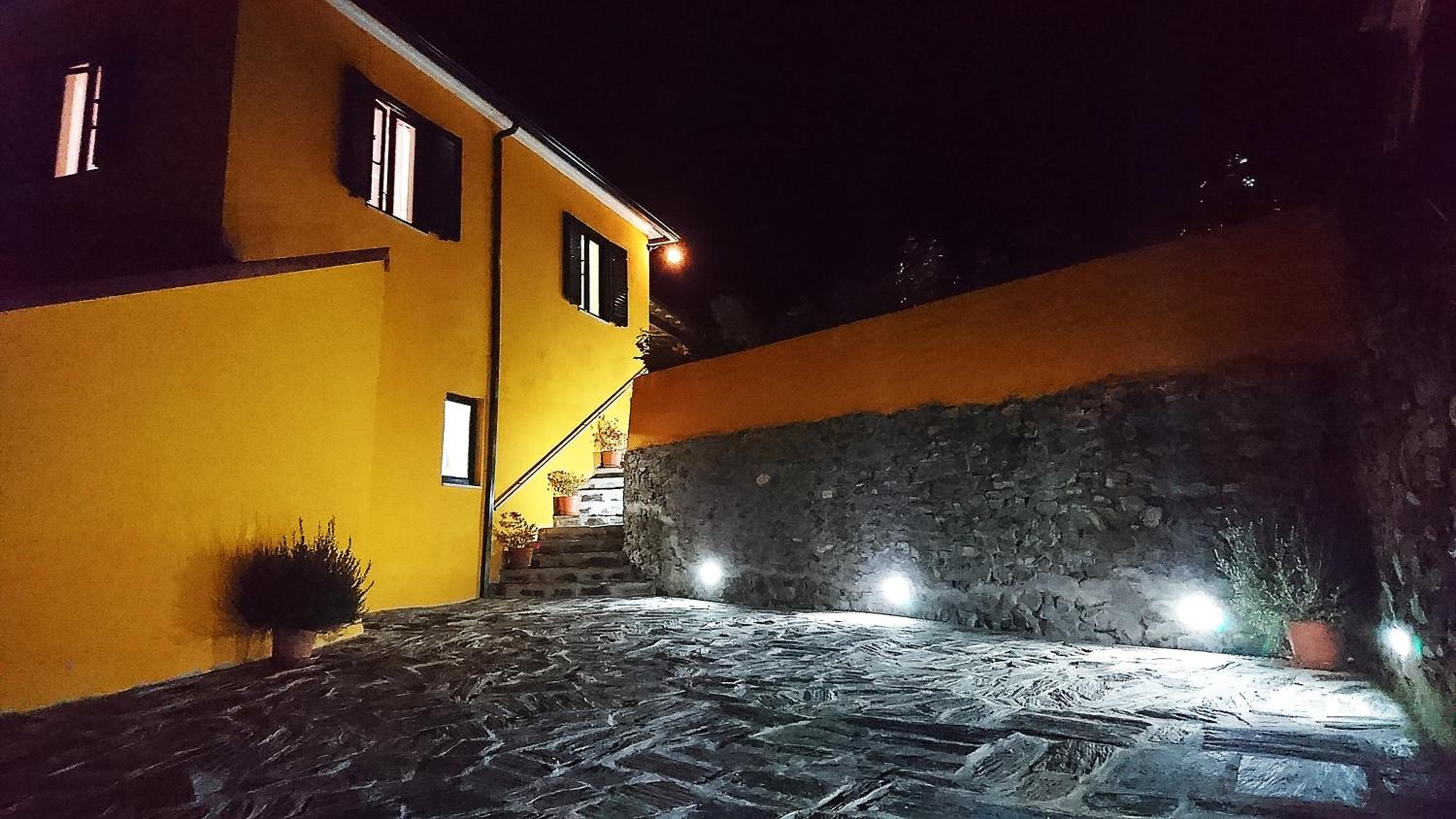 Three-Bedroom Villa - Photo 24
