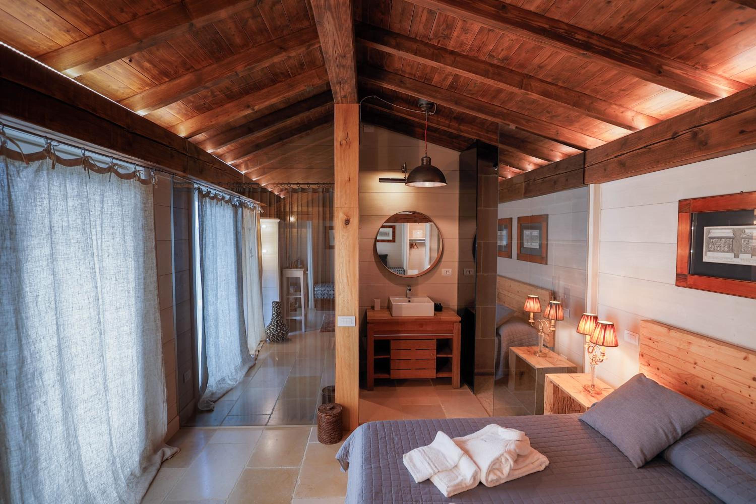 Deluxe Suite - Photo 4