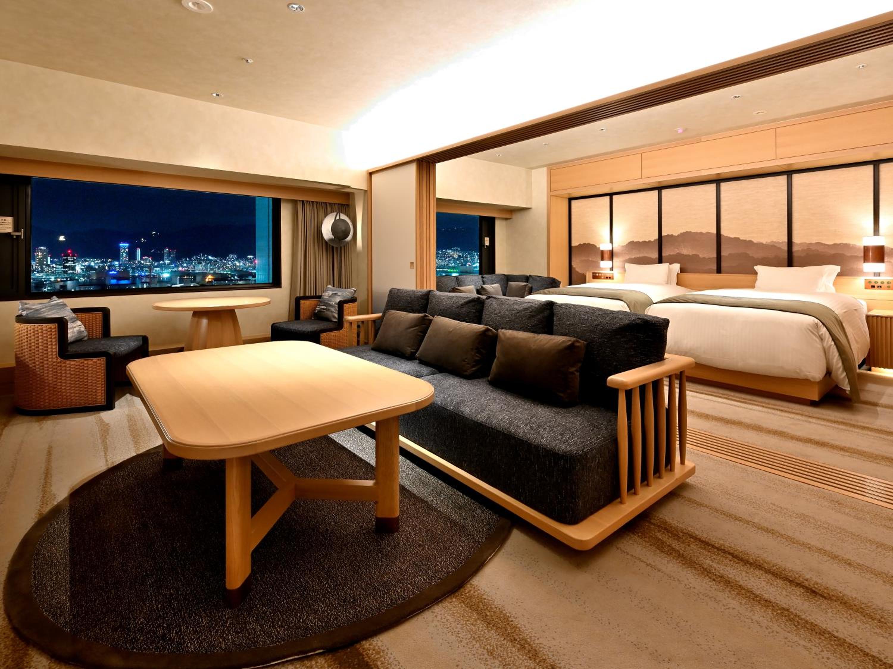 Celebrity Suite Twin Room with Lounge and Fitness Access