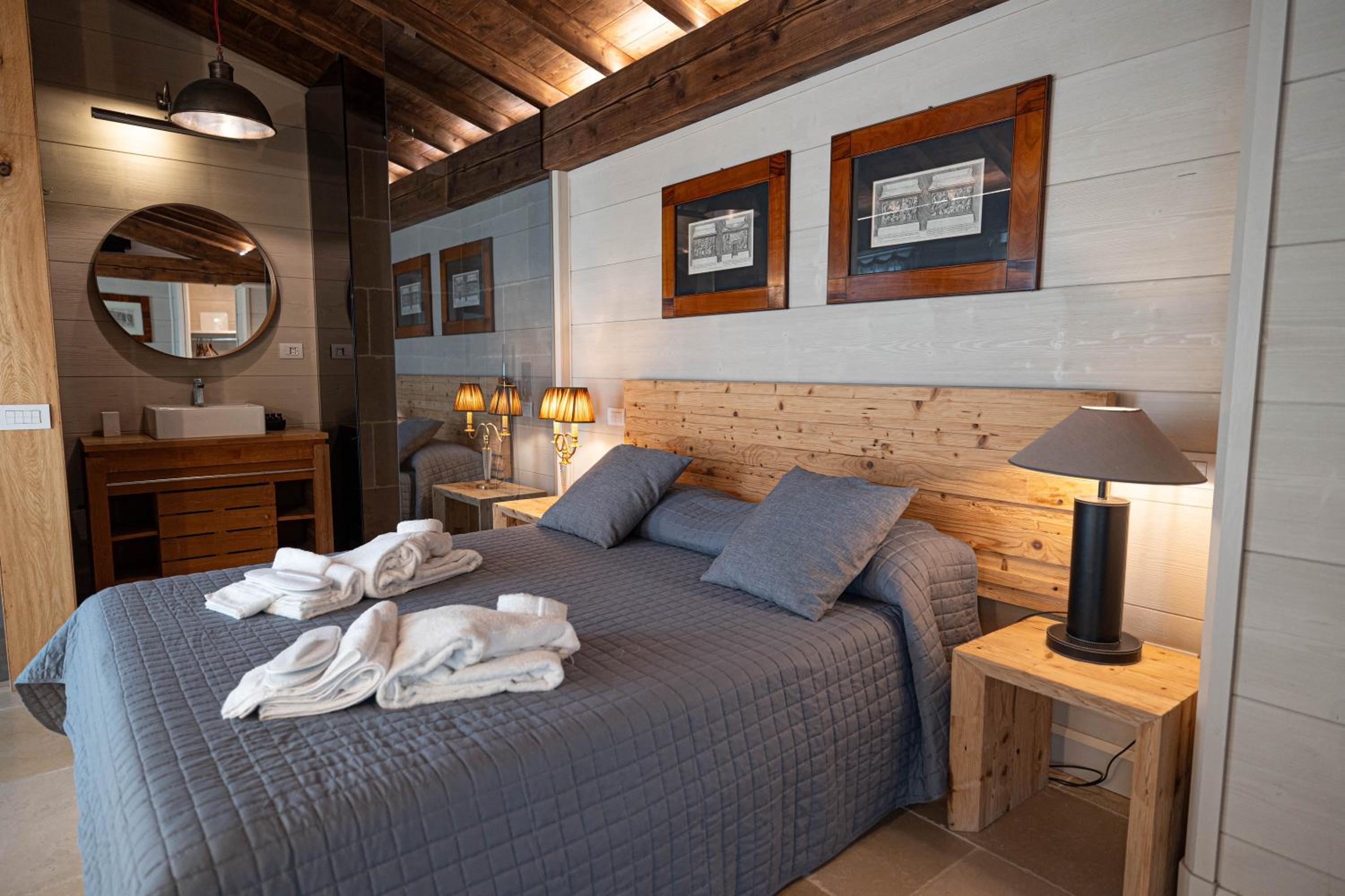 Deluxe Suite - Photo 8