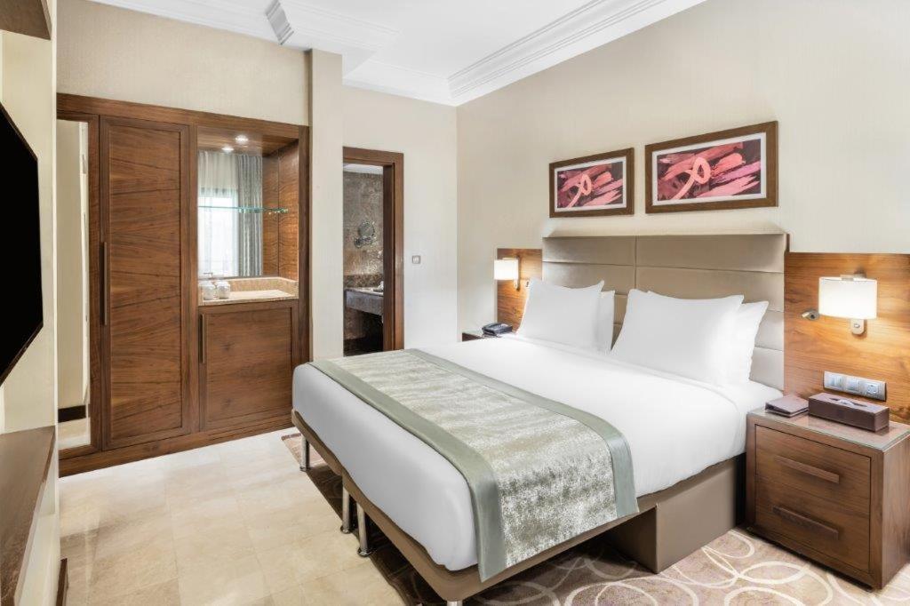 Deluxe King Room - Photo 1