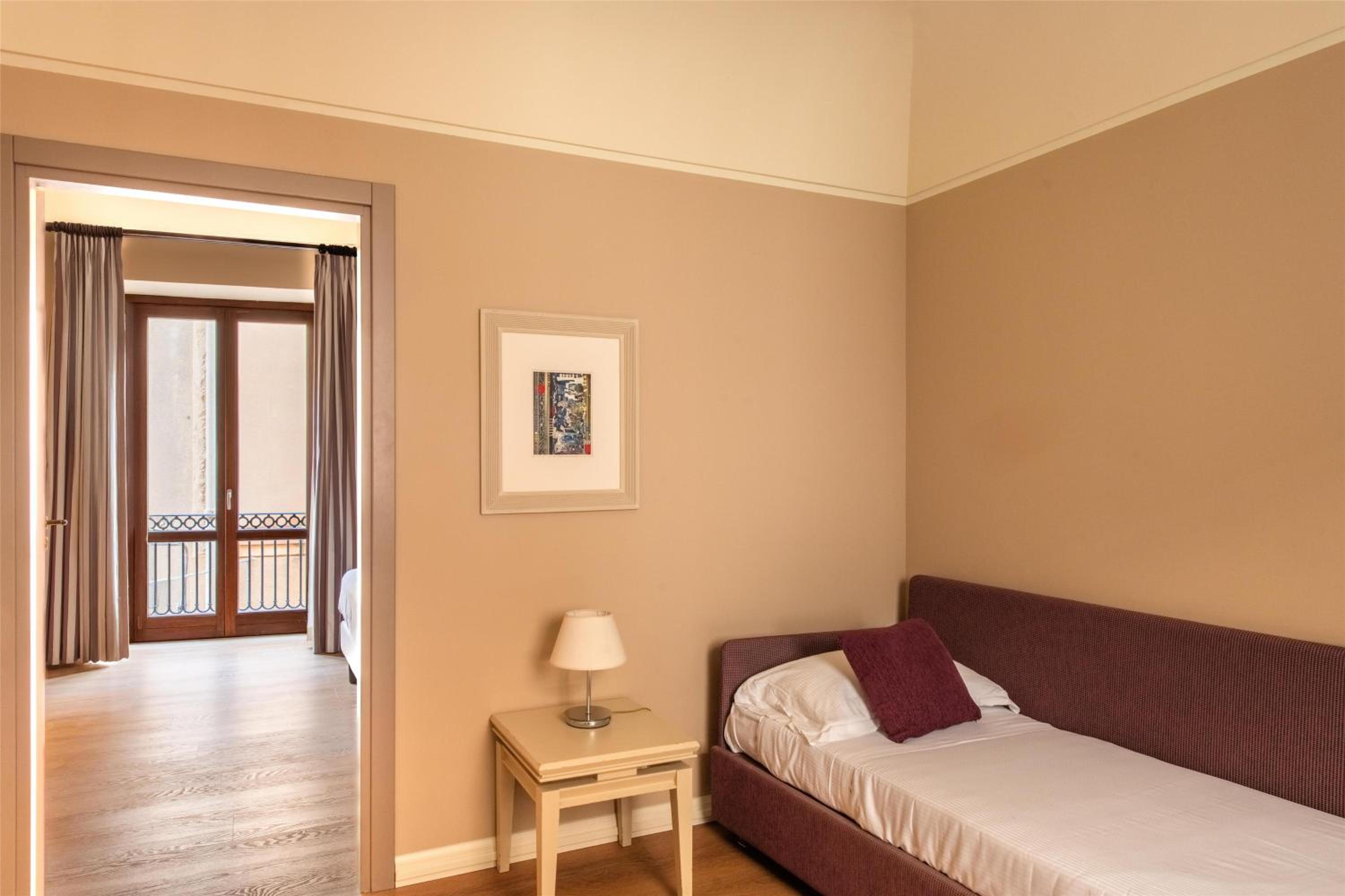 Standard Triple Room - Photo 1