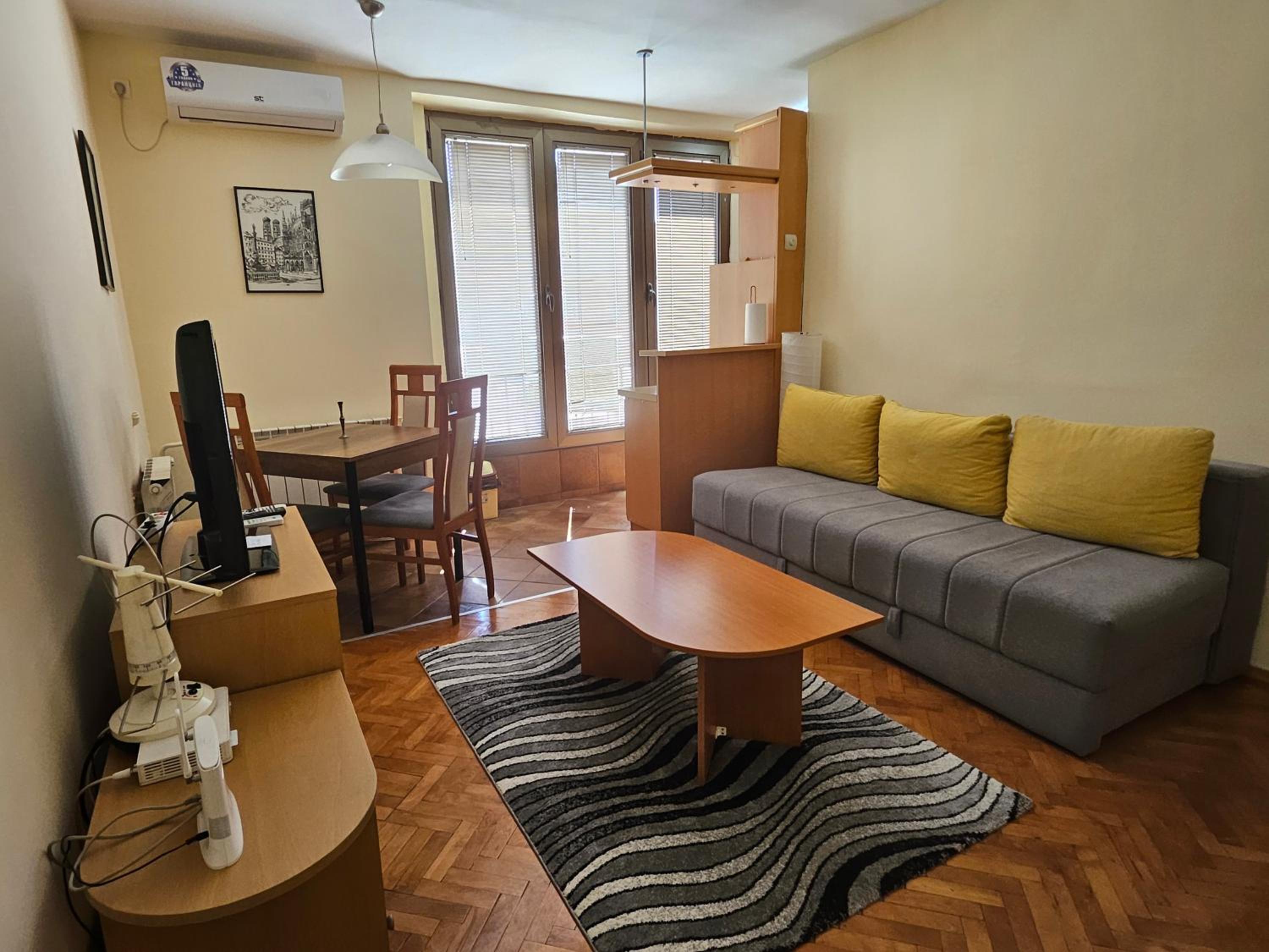 Deluxe One-Bedroom Apartment with City View photo 1