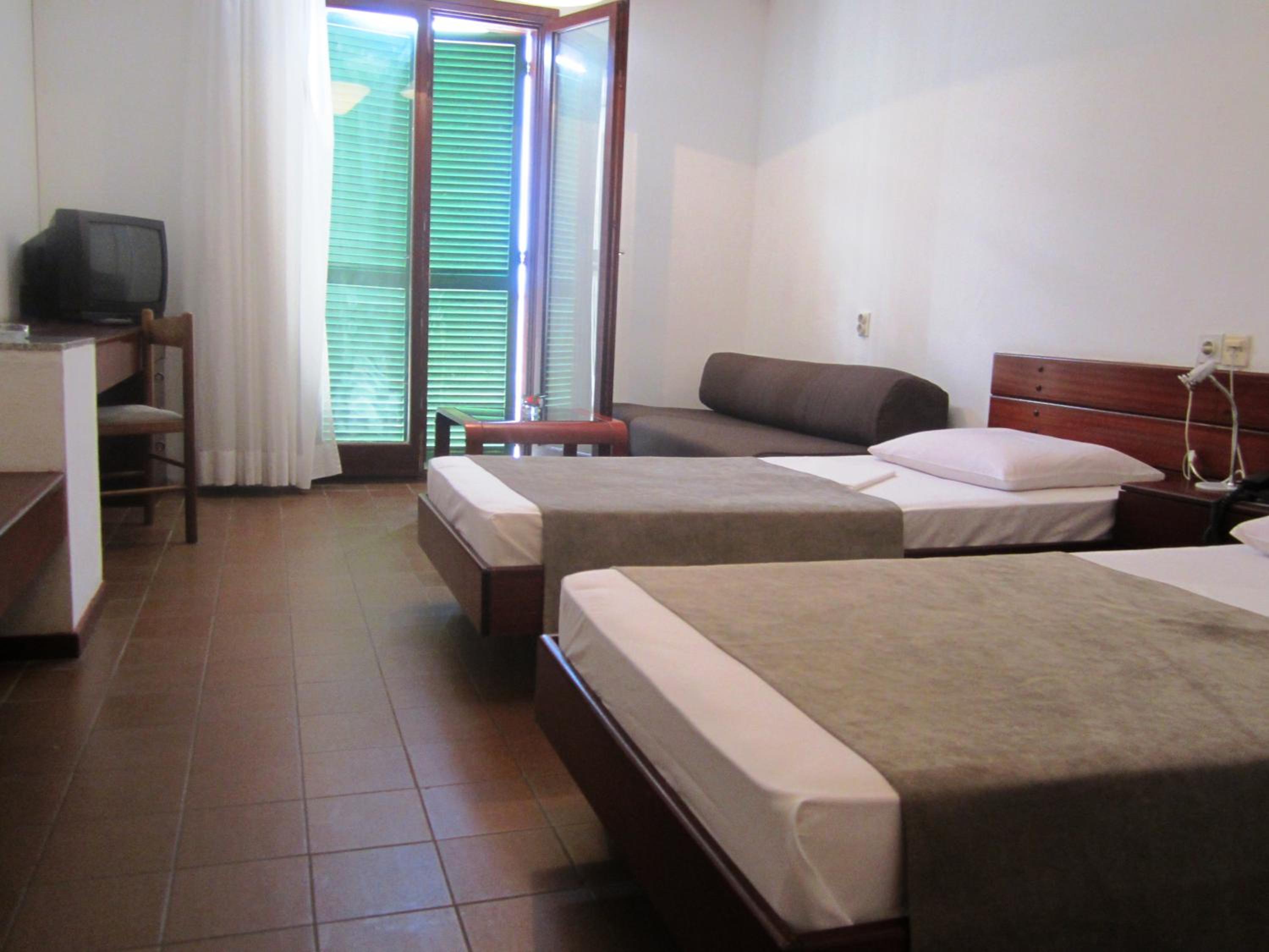 Twin Room with Balcony with Air Condition