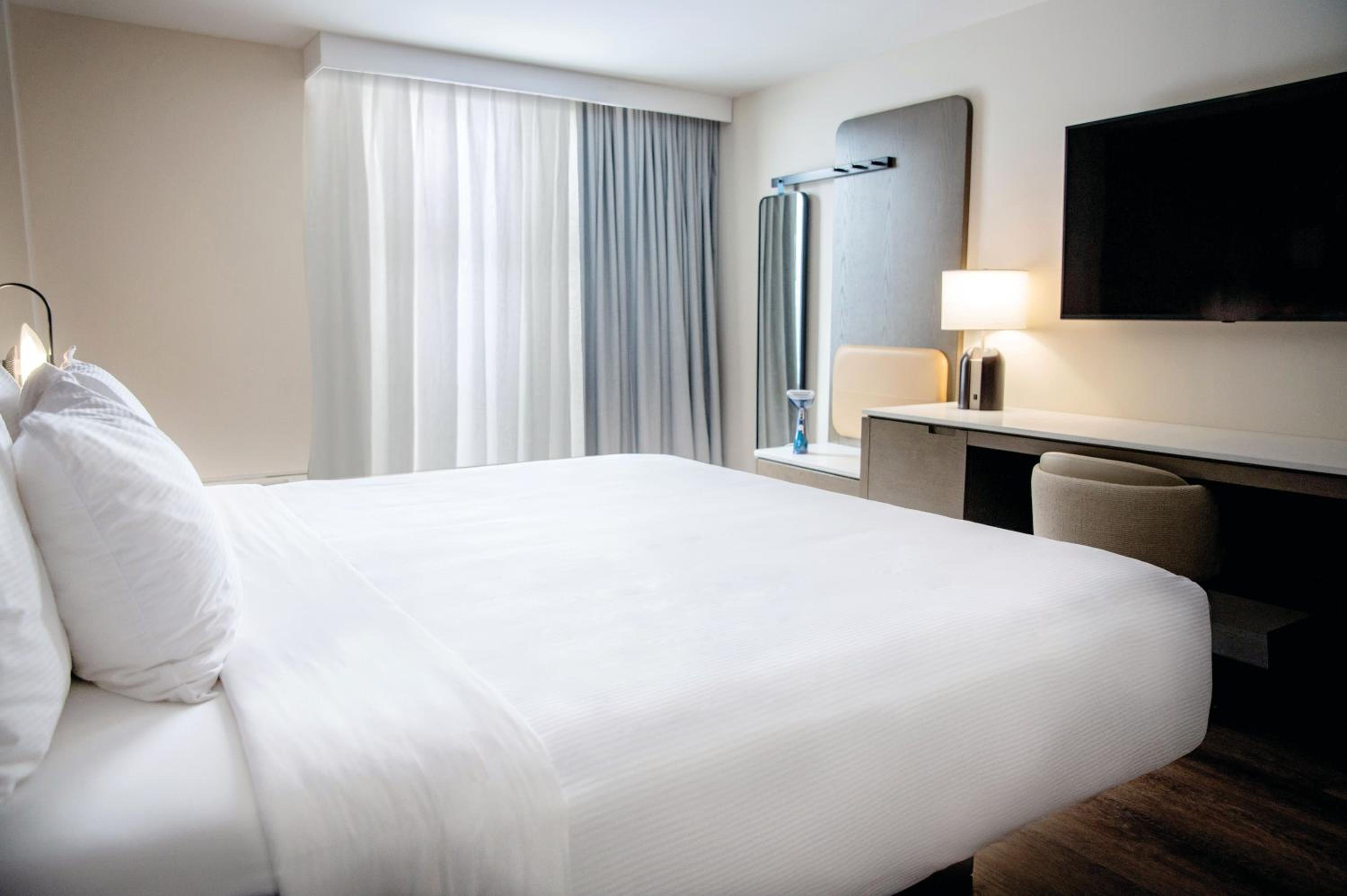 Standard Room, 1 King Bed