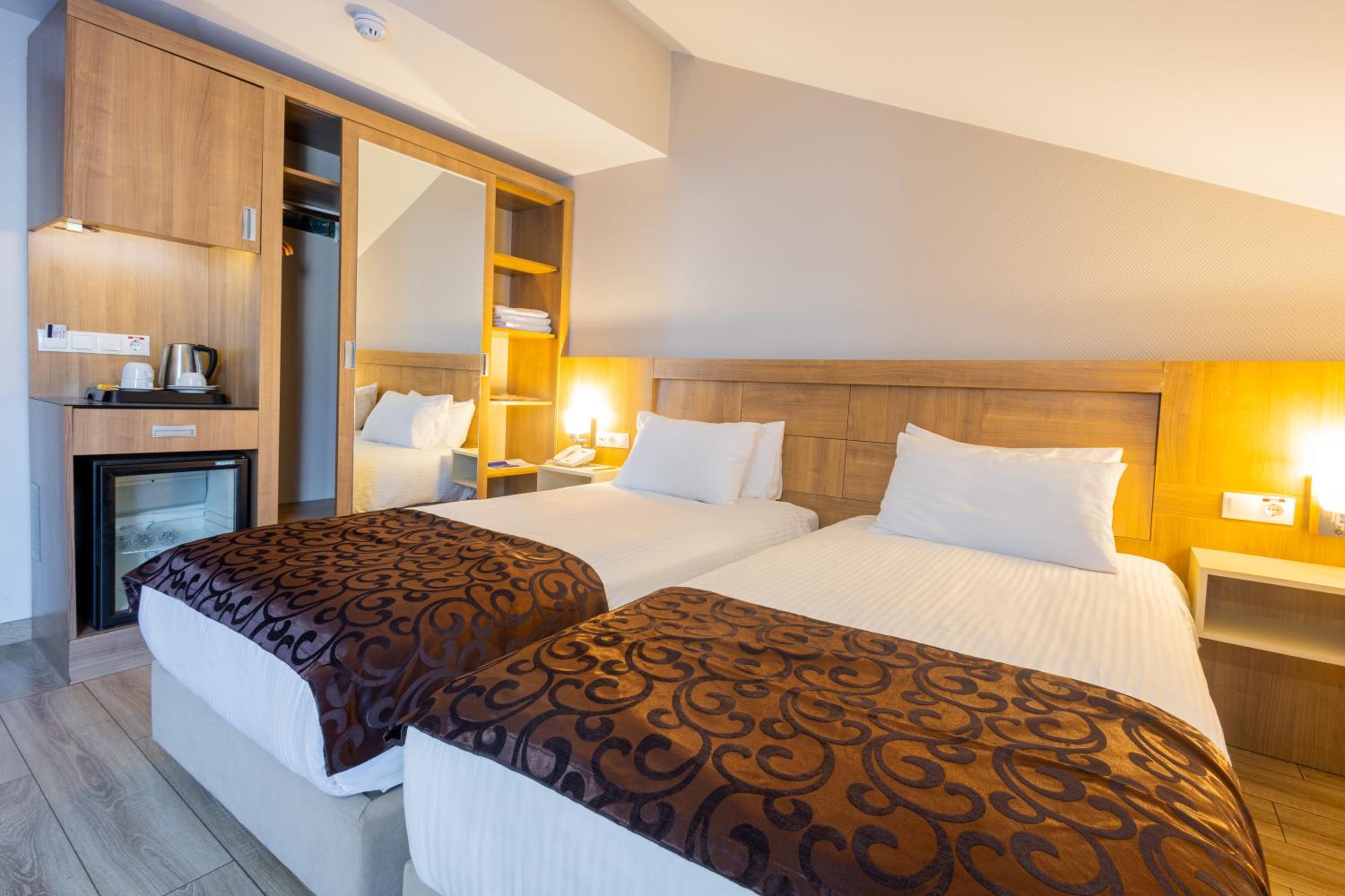 Deluxe Triple Room