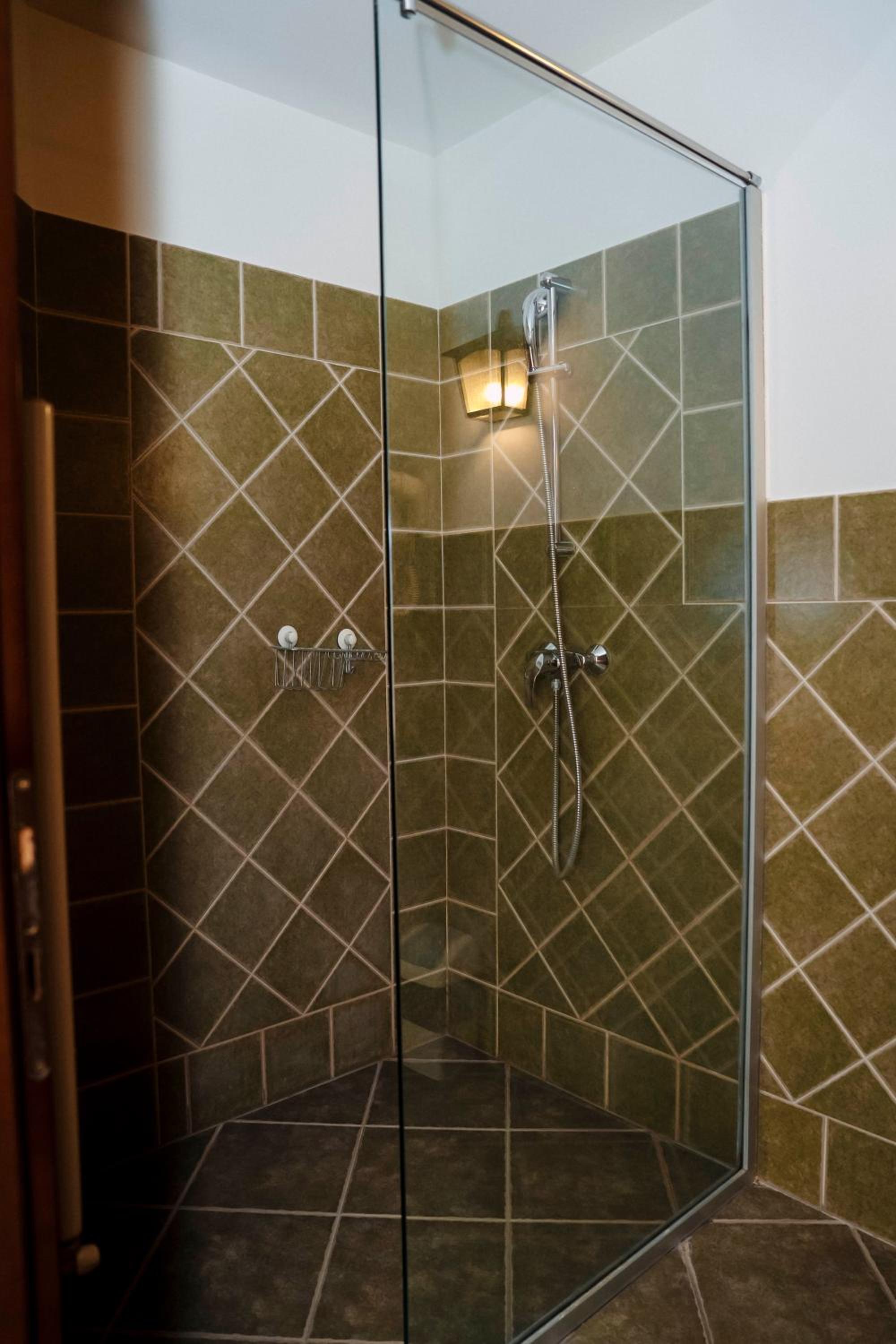 Double Room - Photo 7