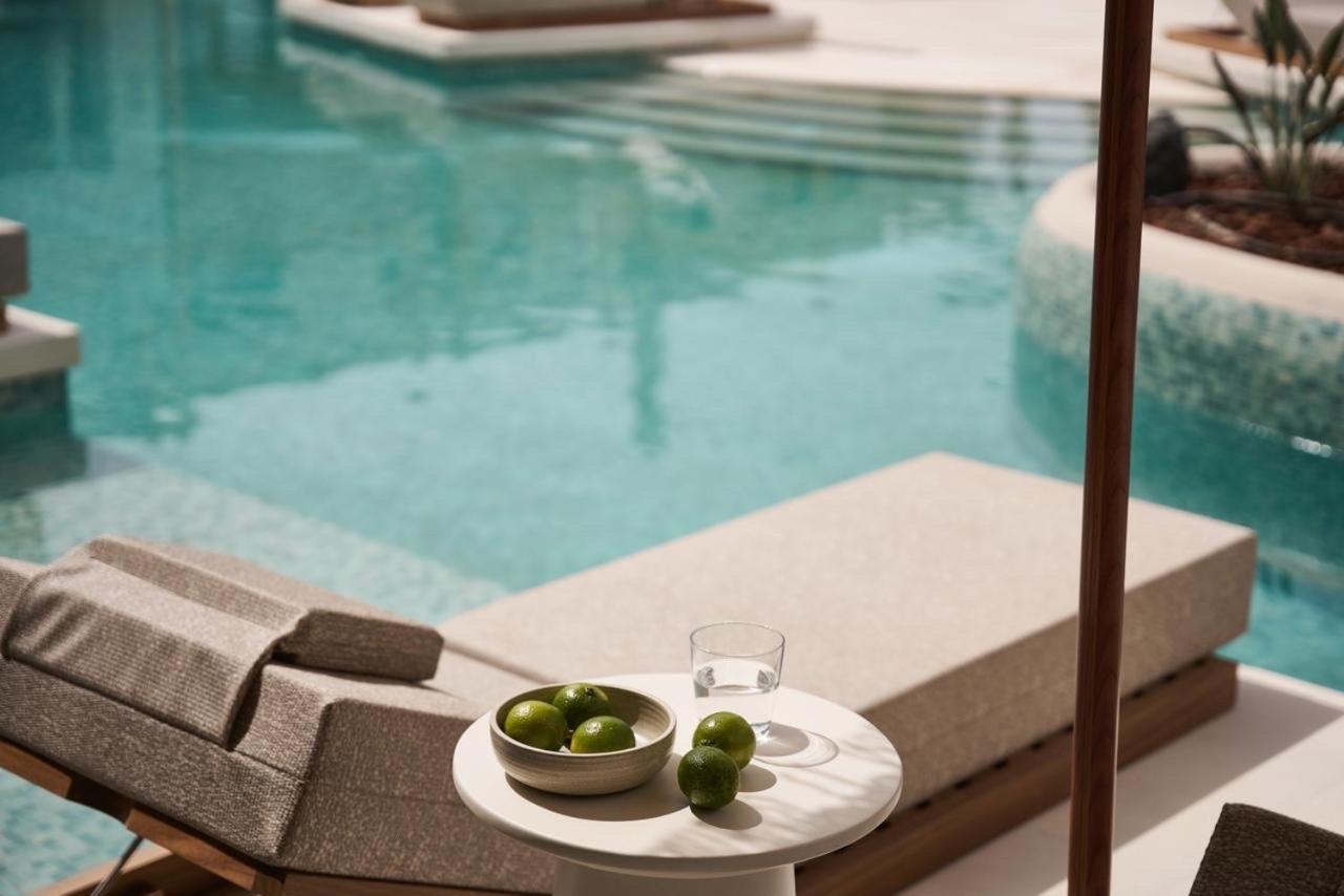 Luxe Room Swim Up