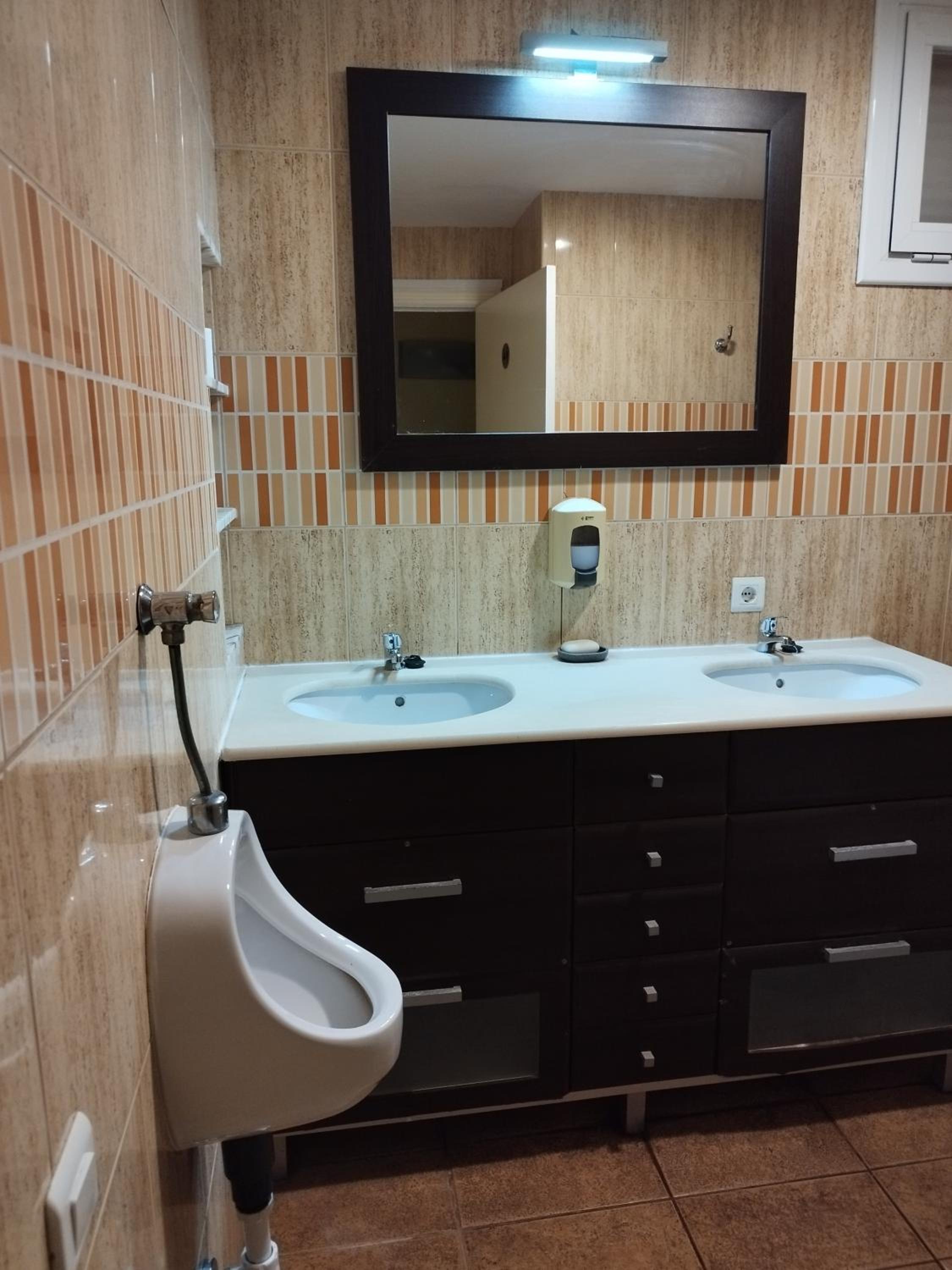 Single Room with Shared Bathroom