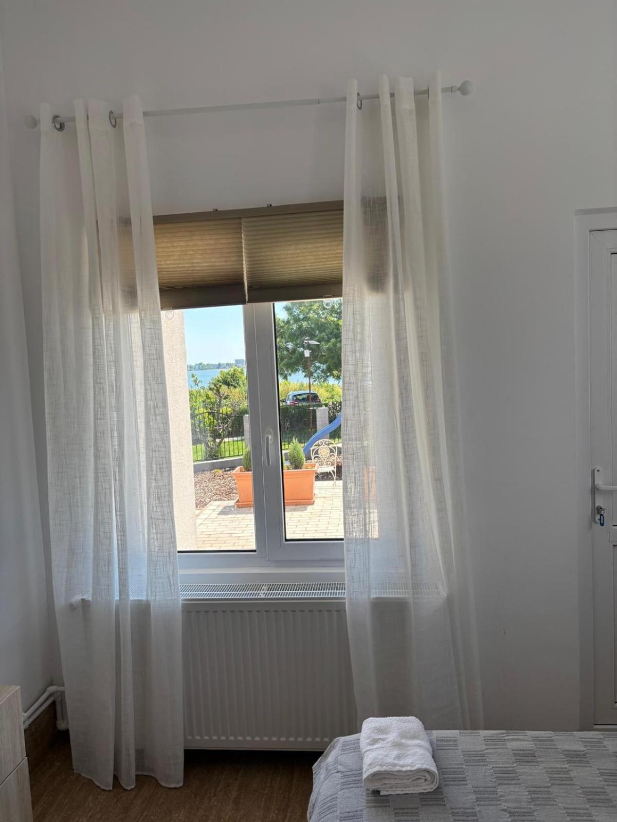Double Room with Lake View photo 2