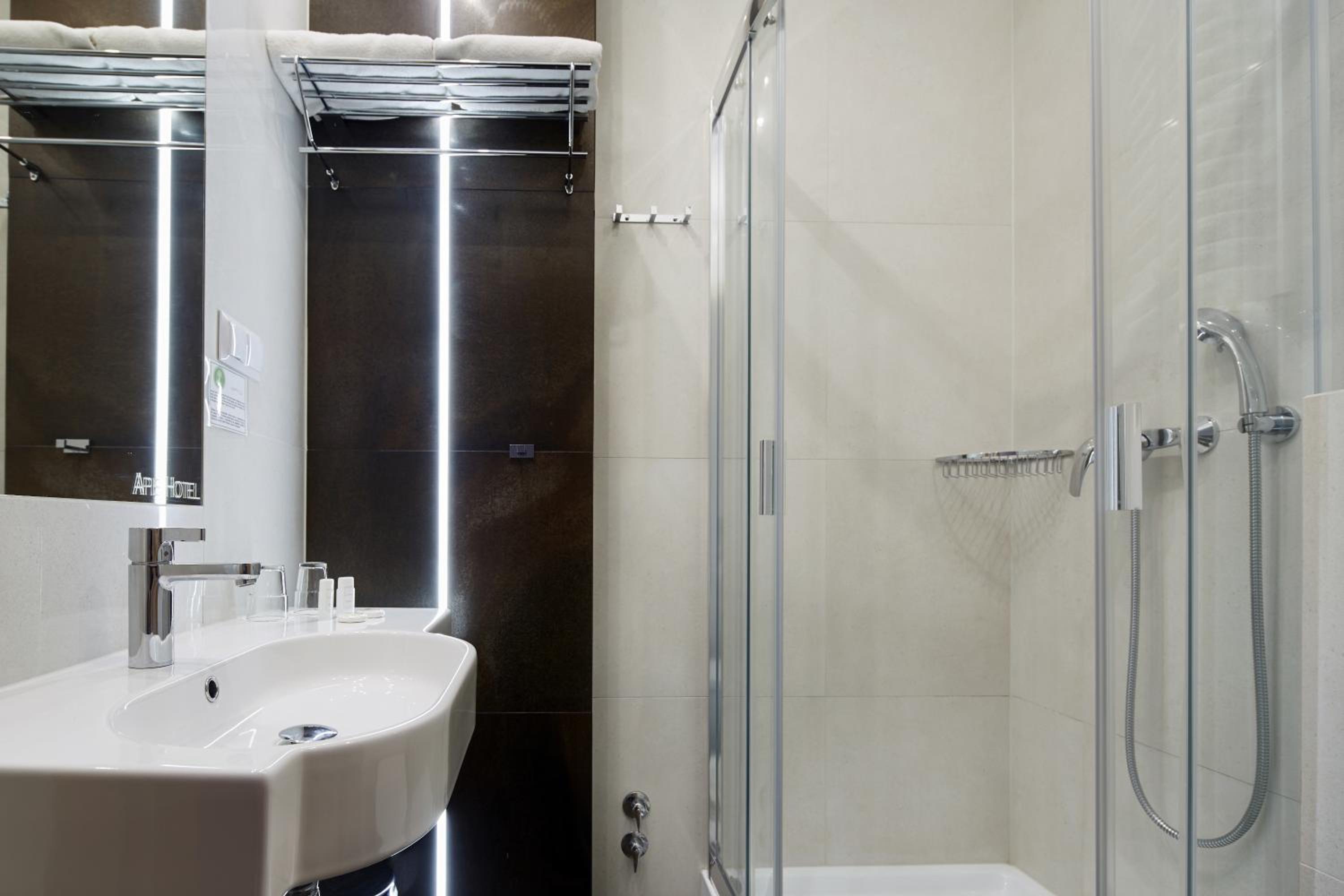 Triple Room - Photo 6