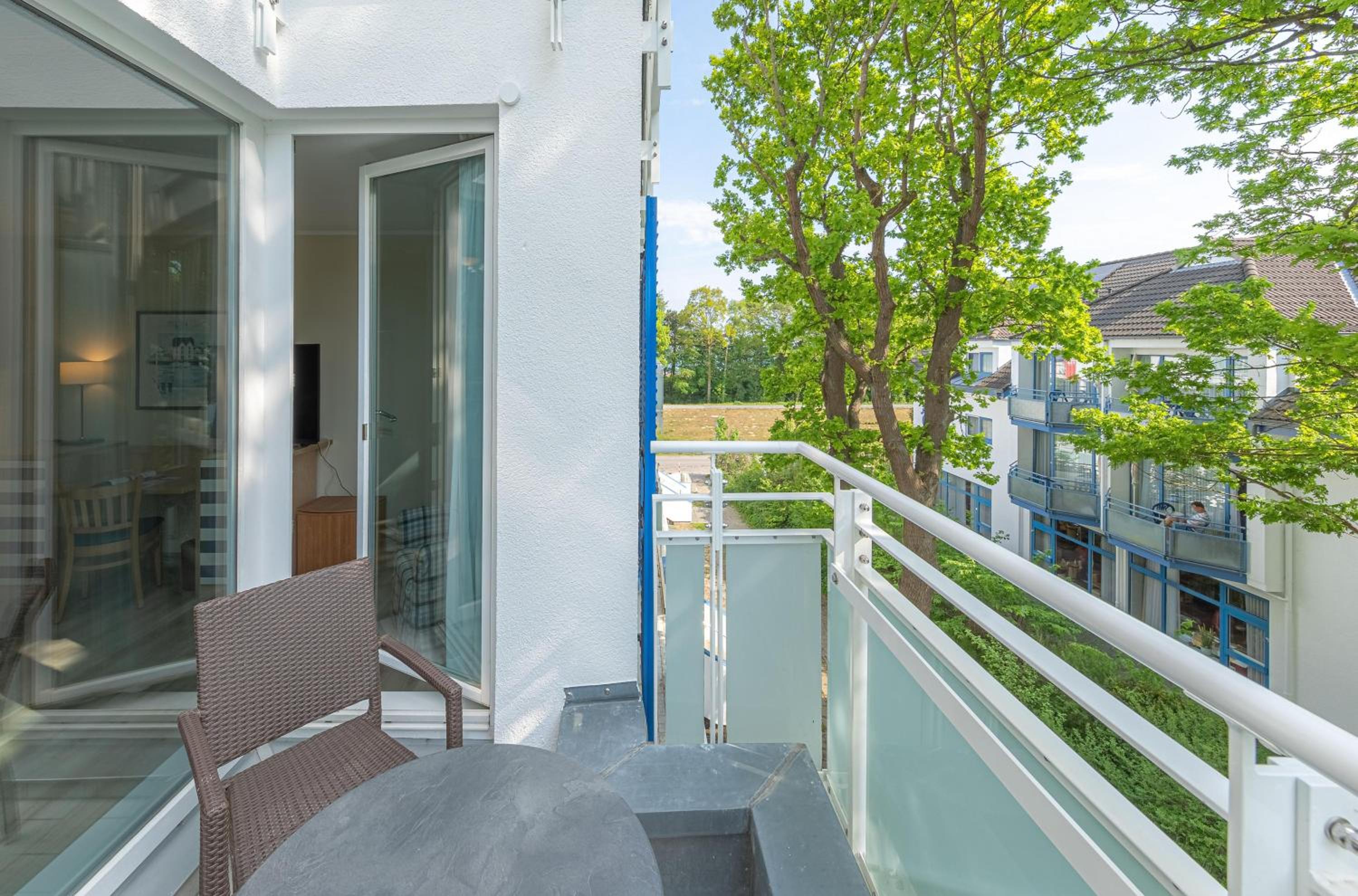 Apartment With Balcony photo 2