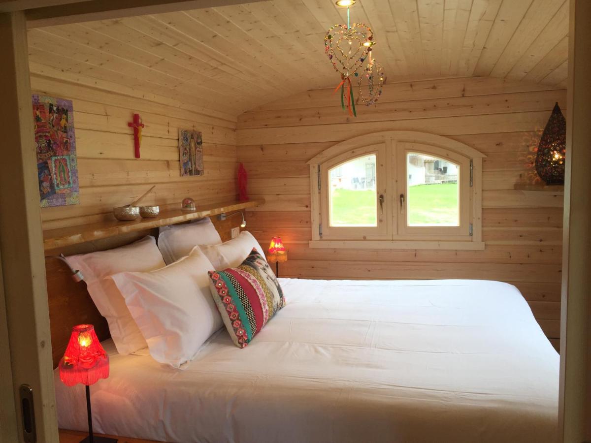 Superior Caravan with lake view  photo 3