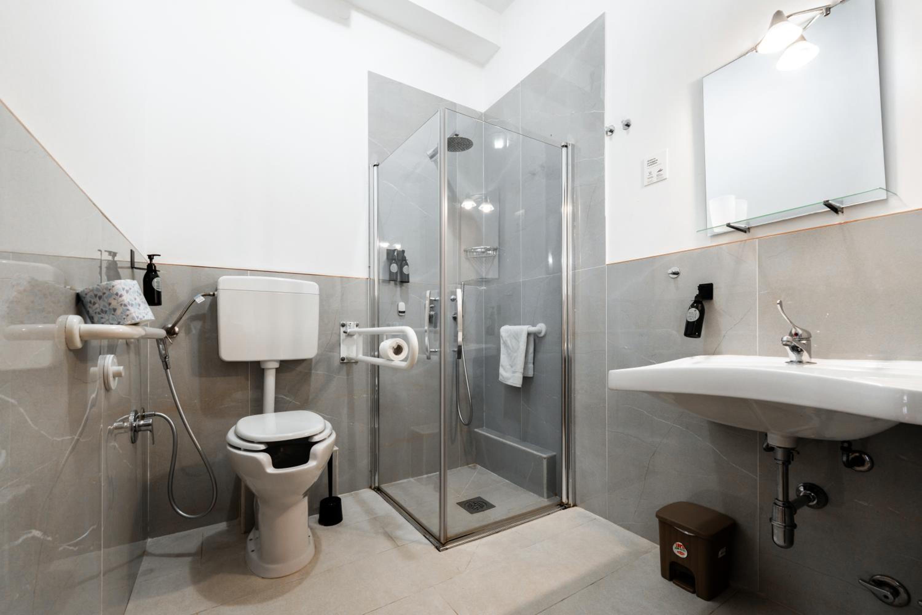 Triple Room with Private Bathroom photo 2