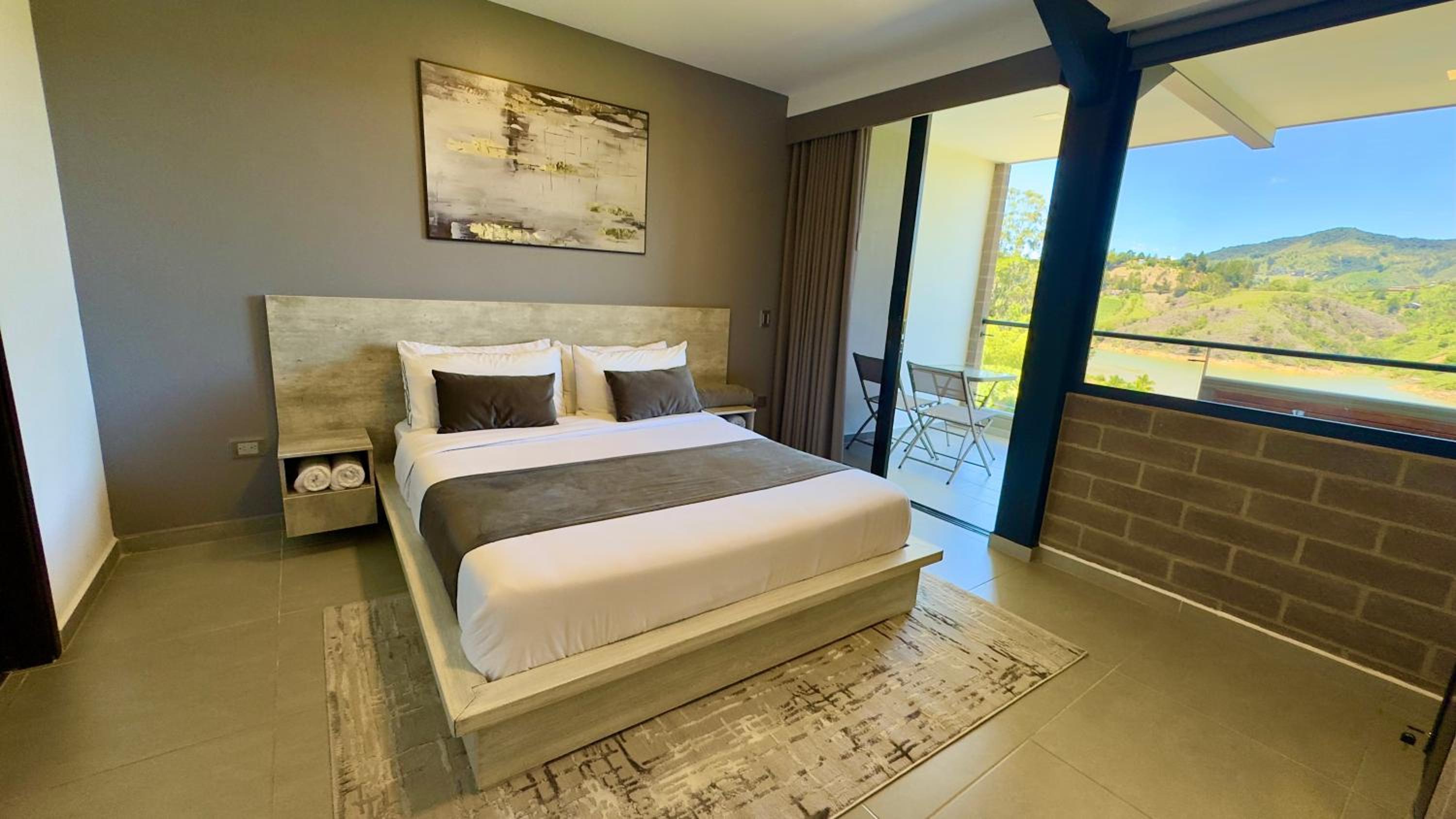 Deluxe Double Room with Bath photo 3