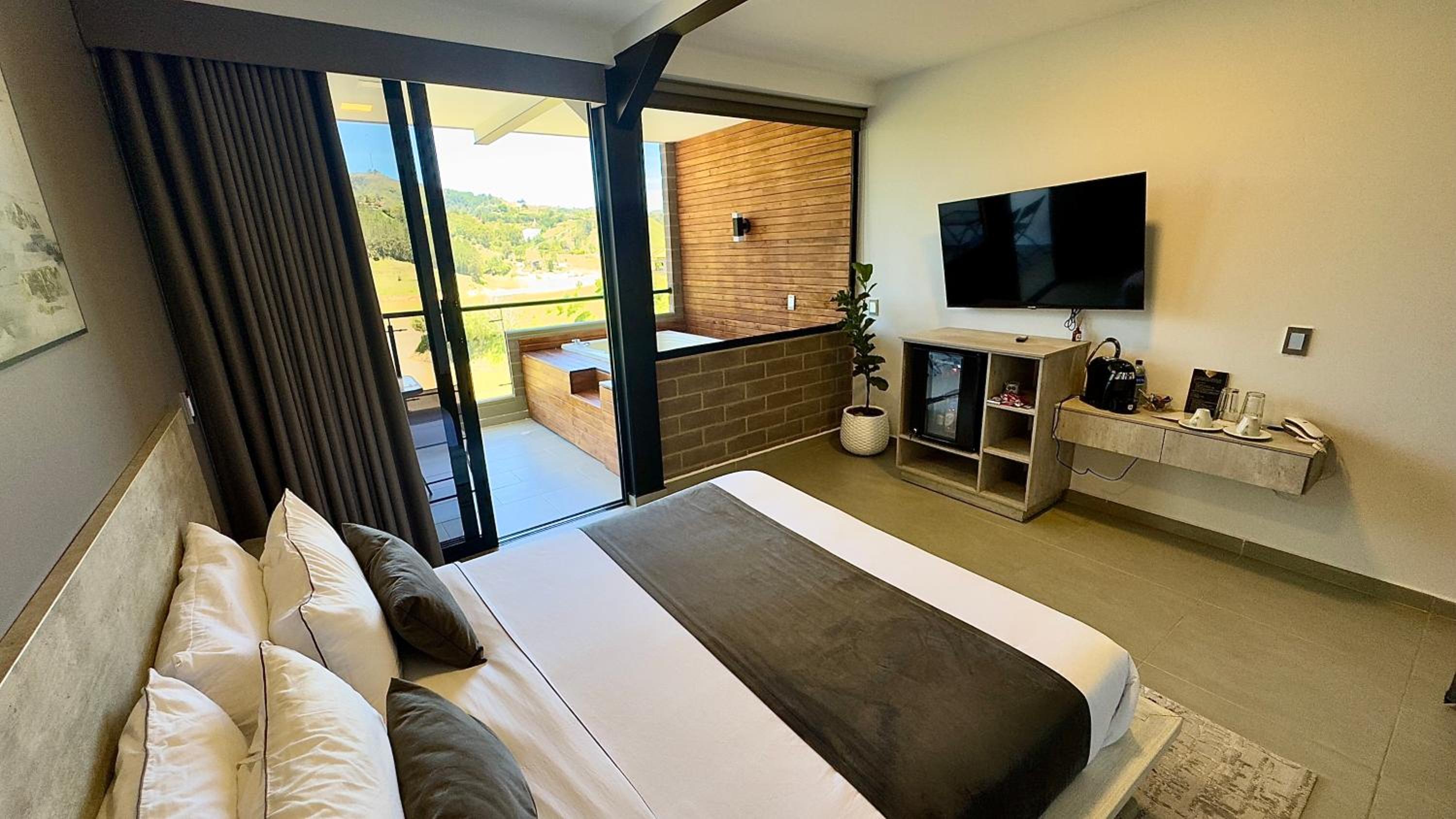 Deluxe Double Room with Bath photo 1