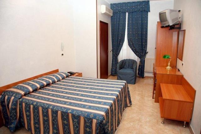 Double or Twin Room - Photo 1