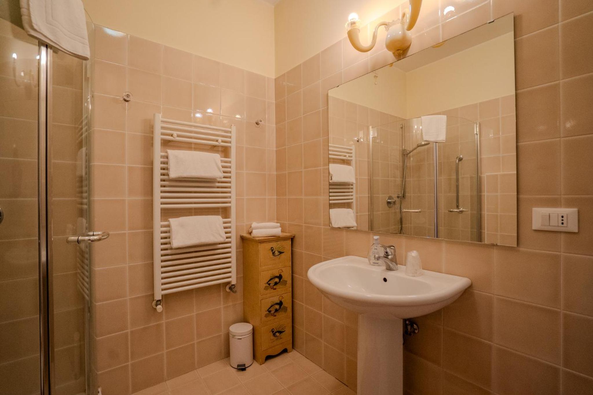 Deluxe Double Room with Balcony photo 2