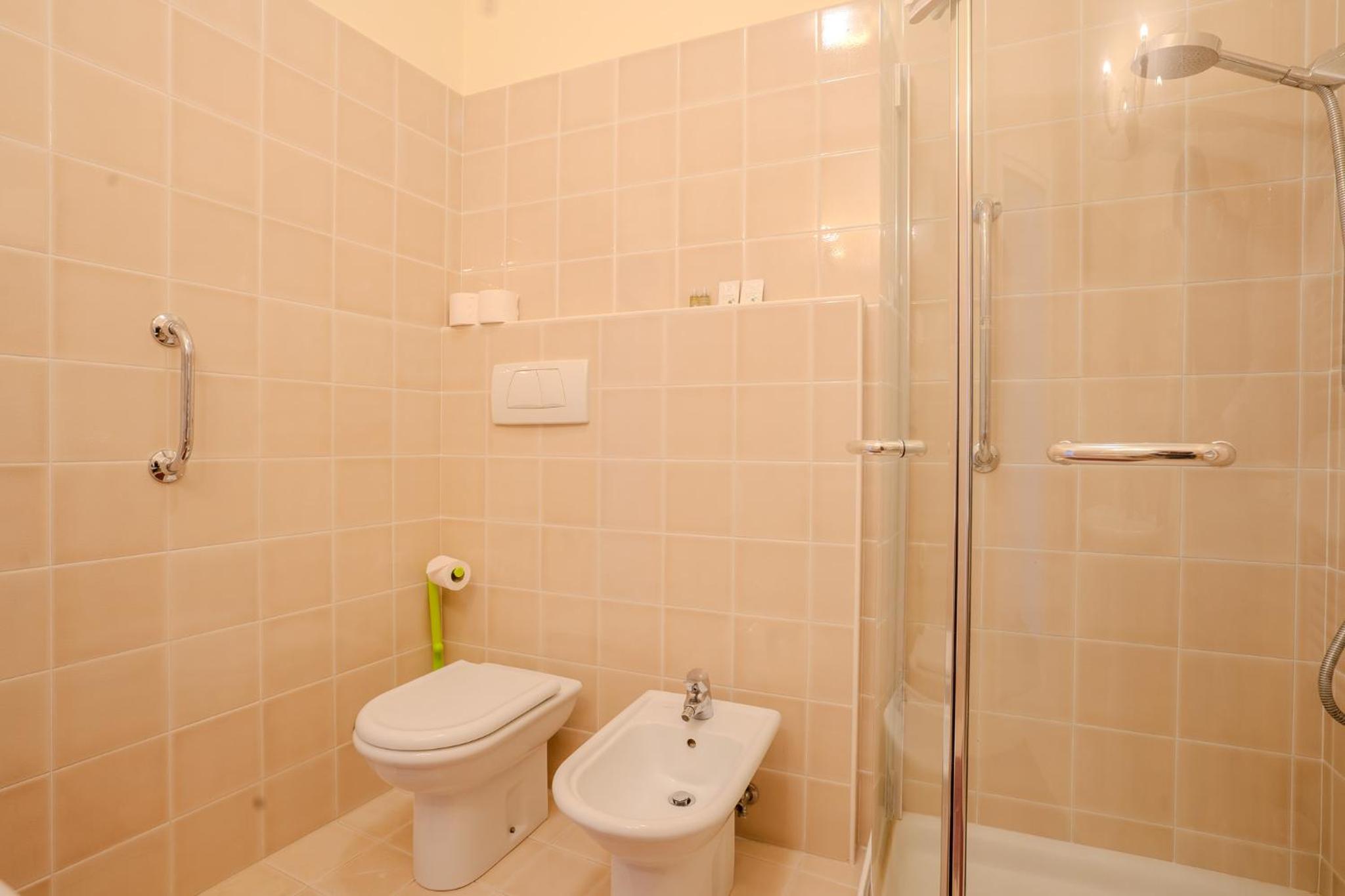 Deluxe Double Room with Balcony photo 3