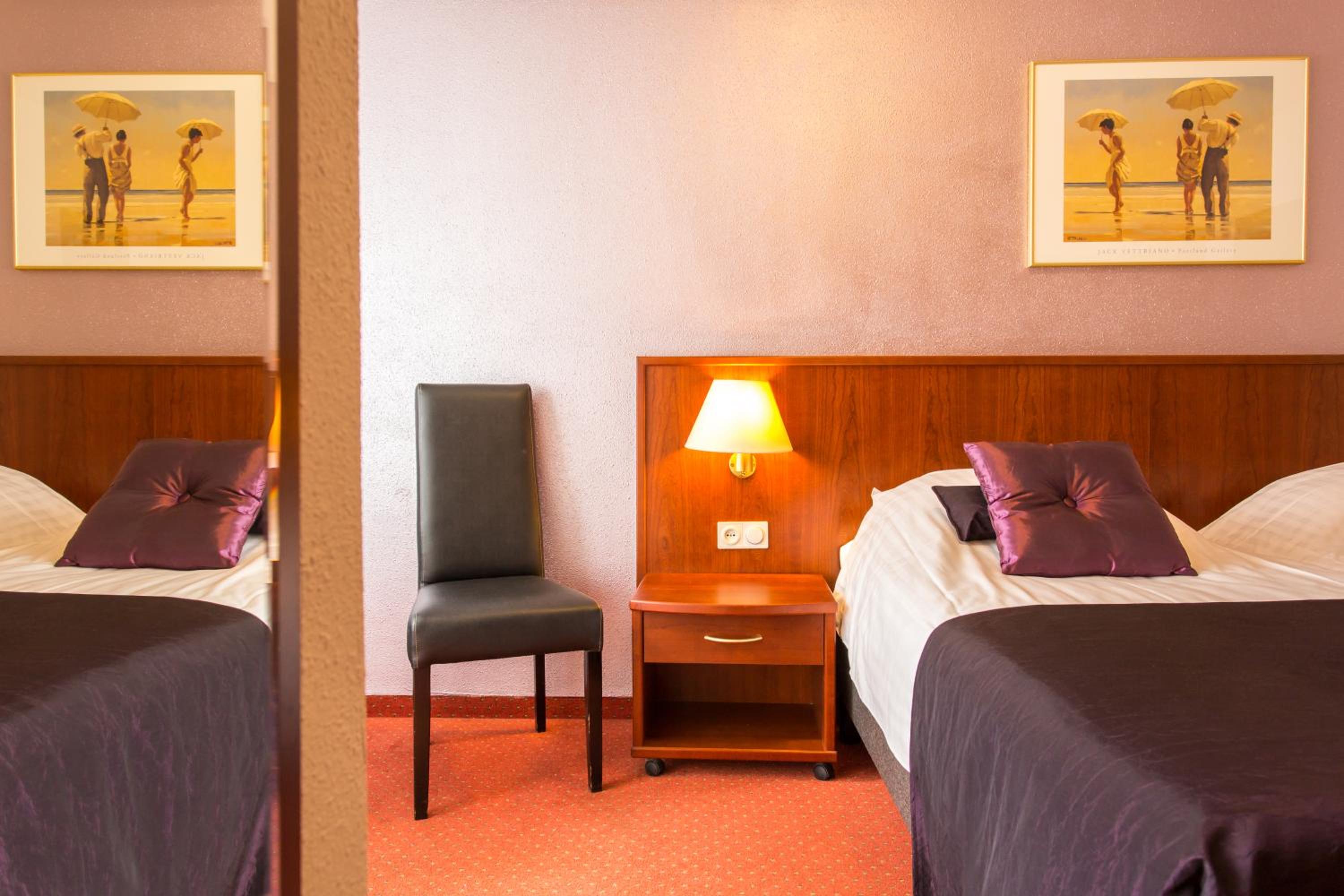 Small Double or Twin Room - Photo 2