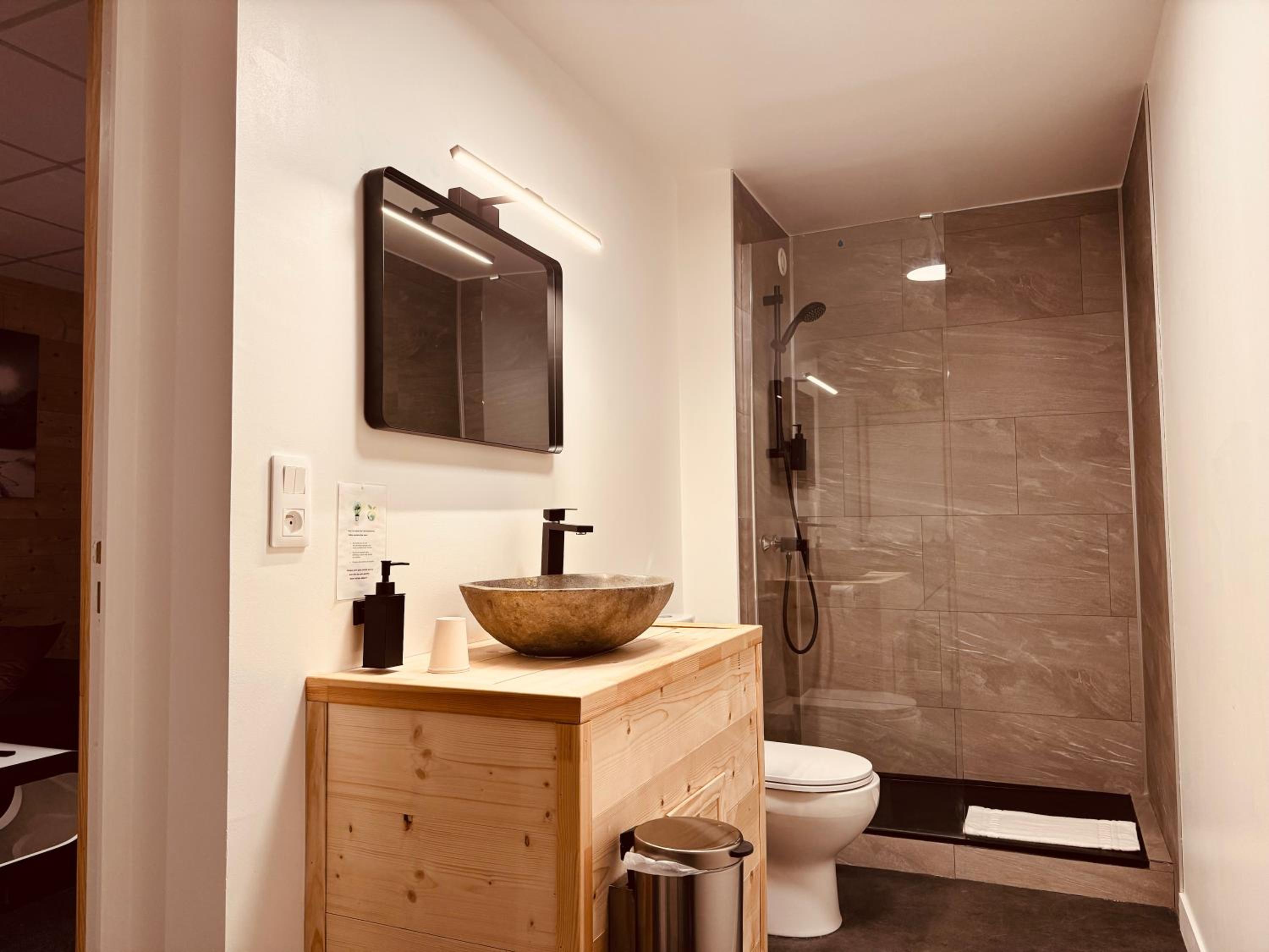 Executive Suite - Photo 5