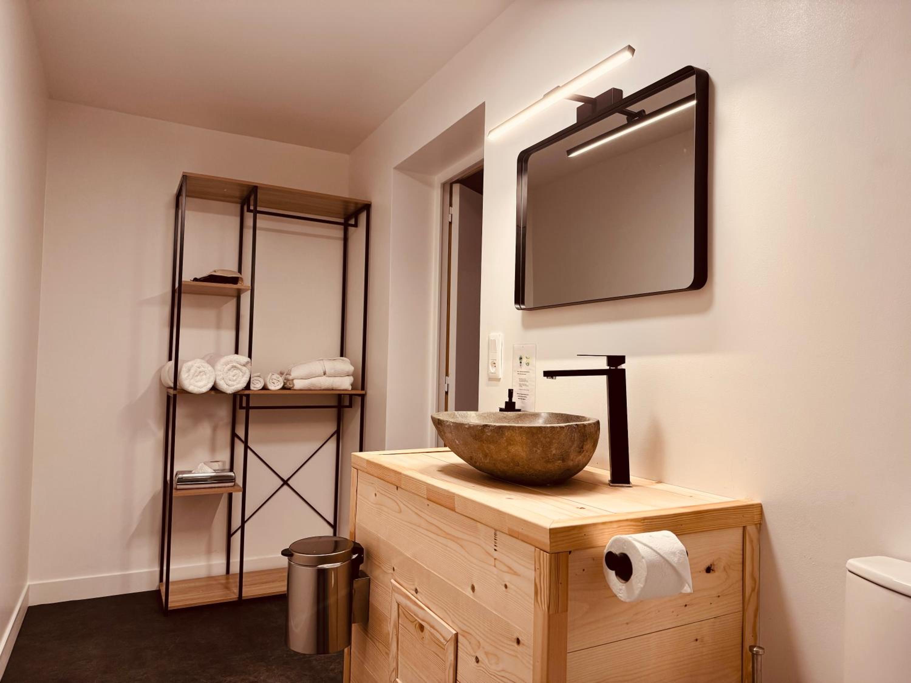 Executive Suite - Photo 6