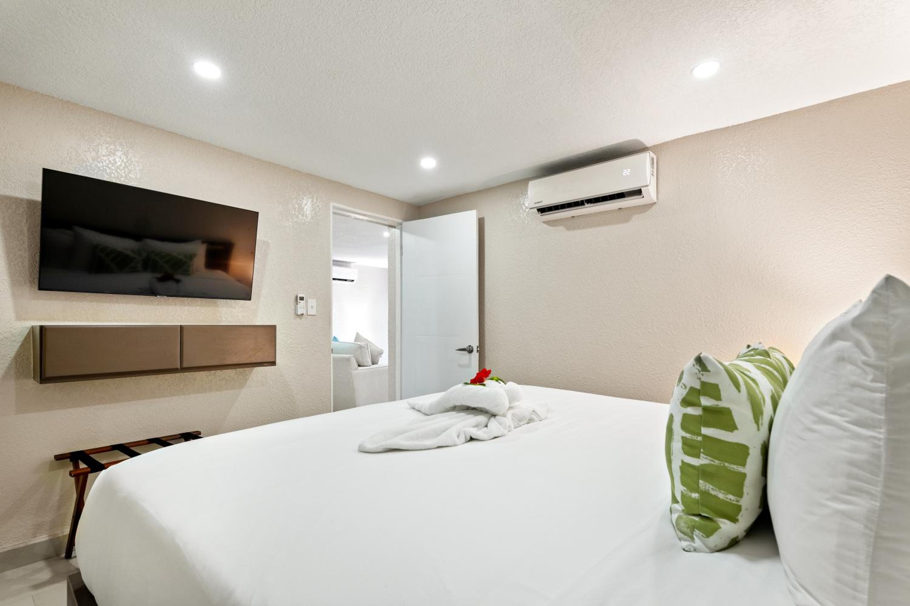 Two-Bedroom Suite photo 2