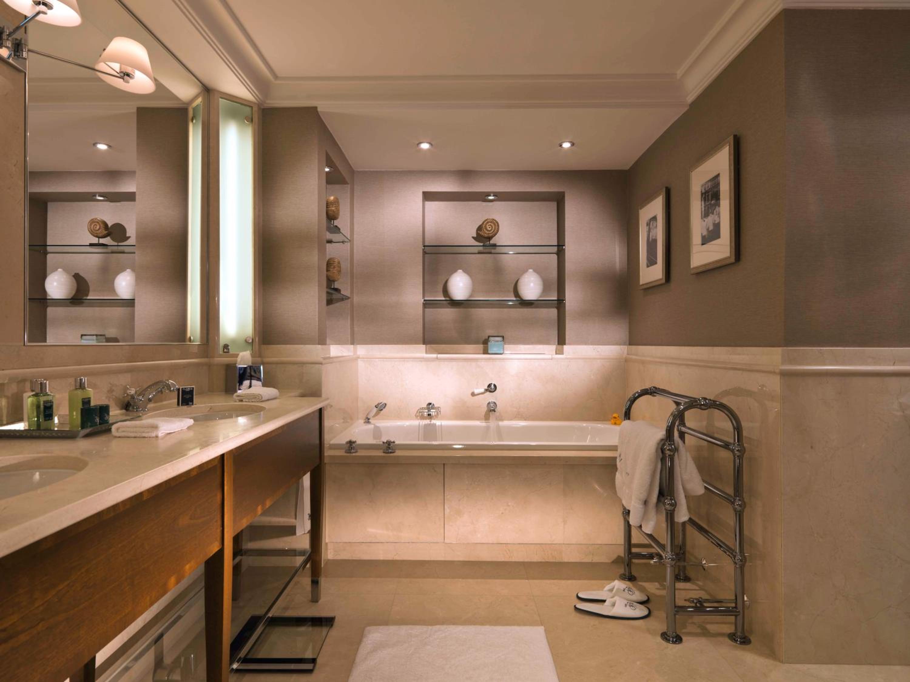 Executive Junior Suite thumbnail 5